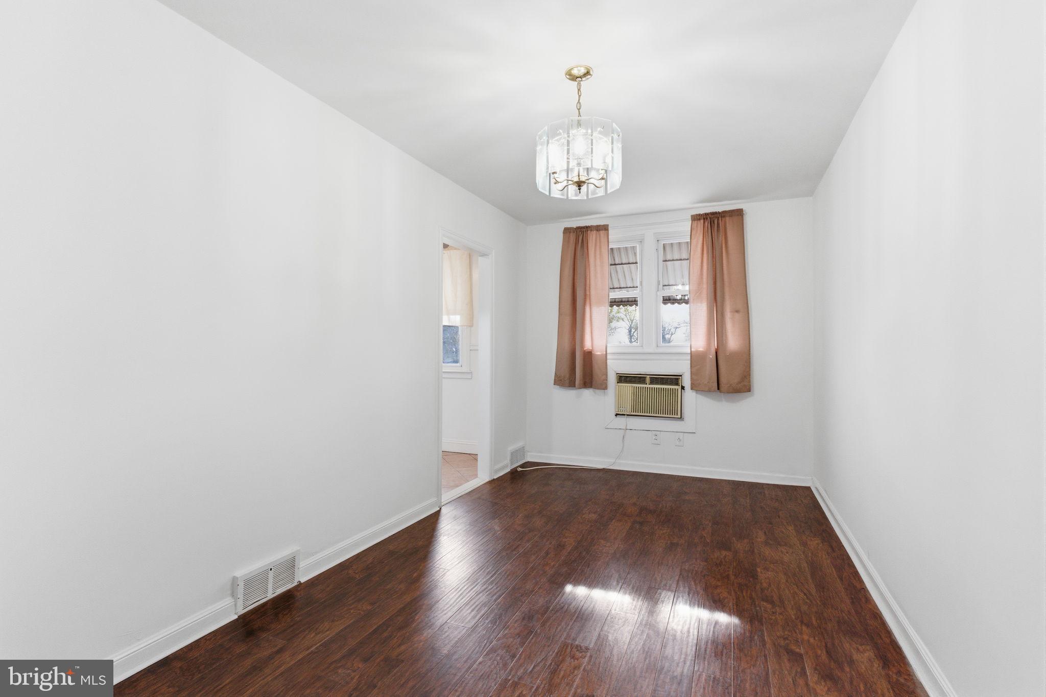 MAYFAIR (WEST) - Residential