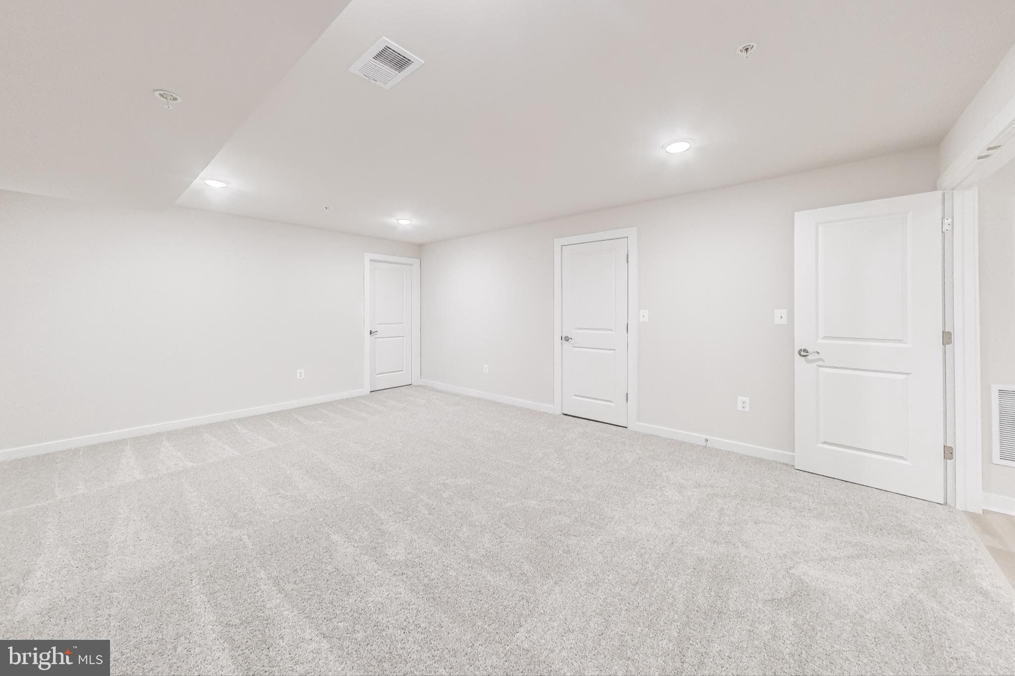 THE VILLAGE AT CABIN BRANCH - Residential Lease