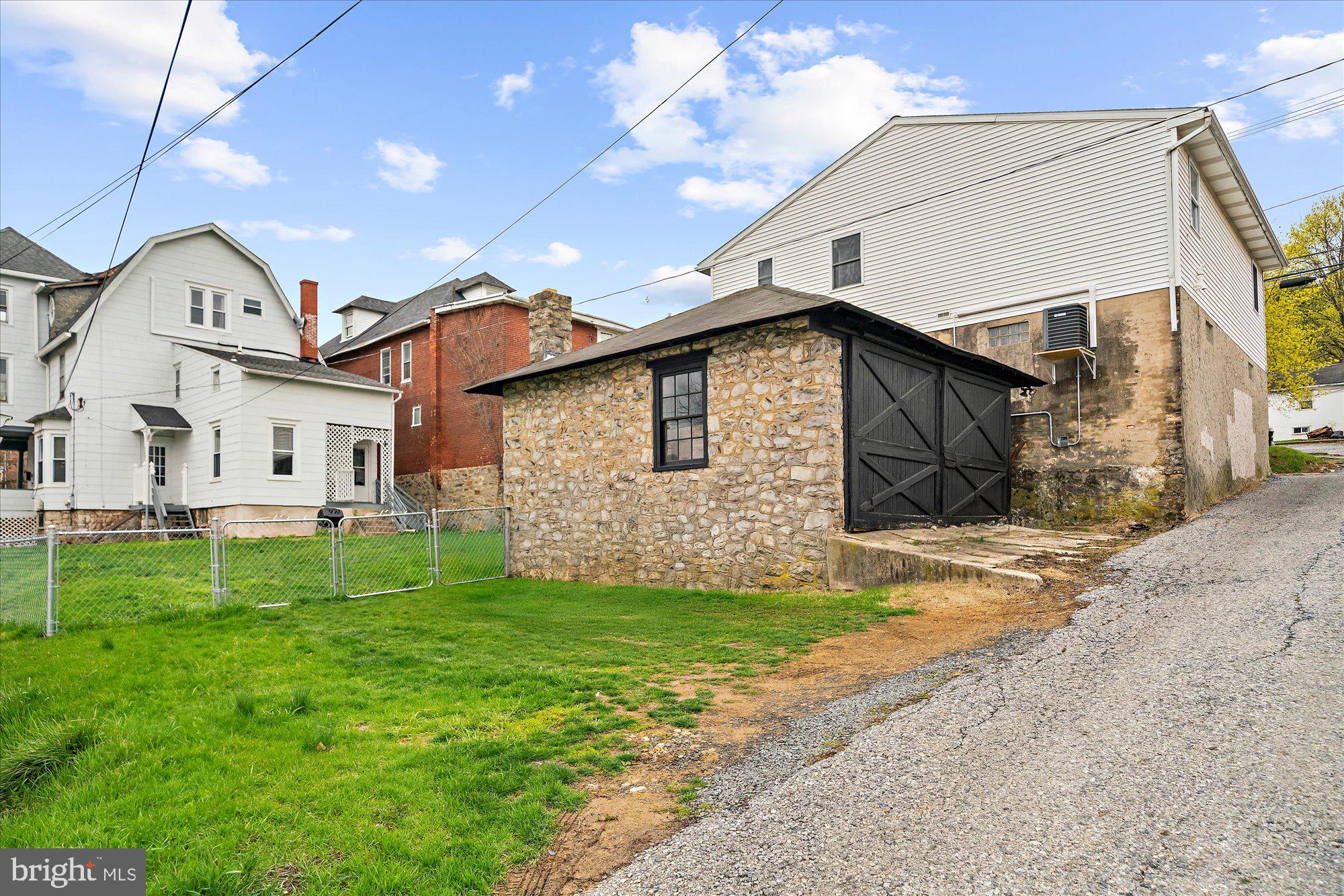 SOUTH HILLS - Residential