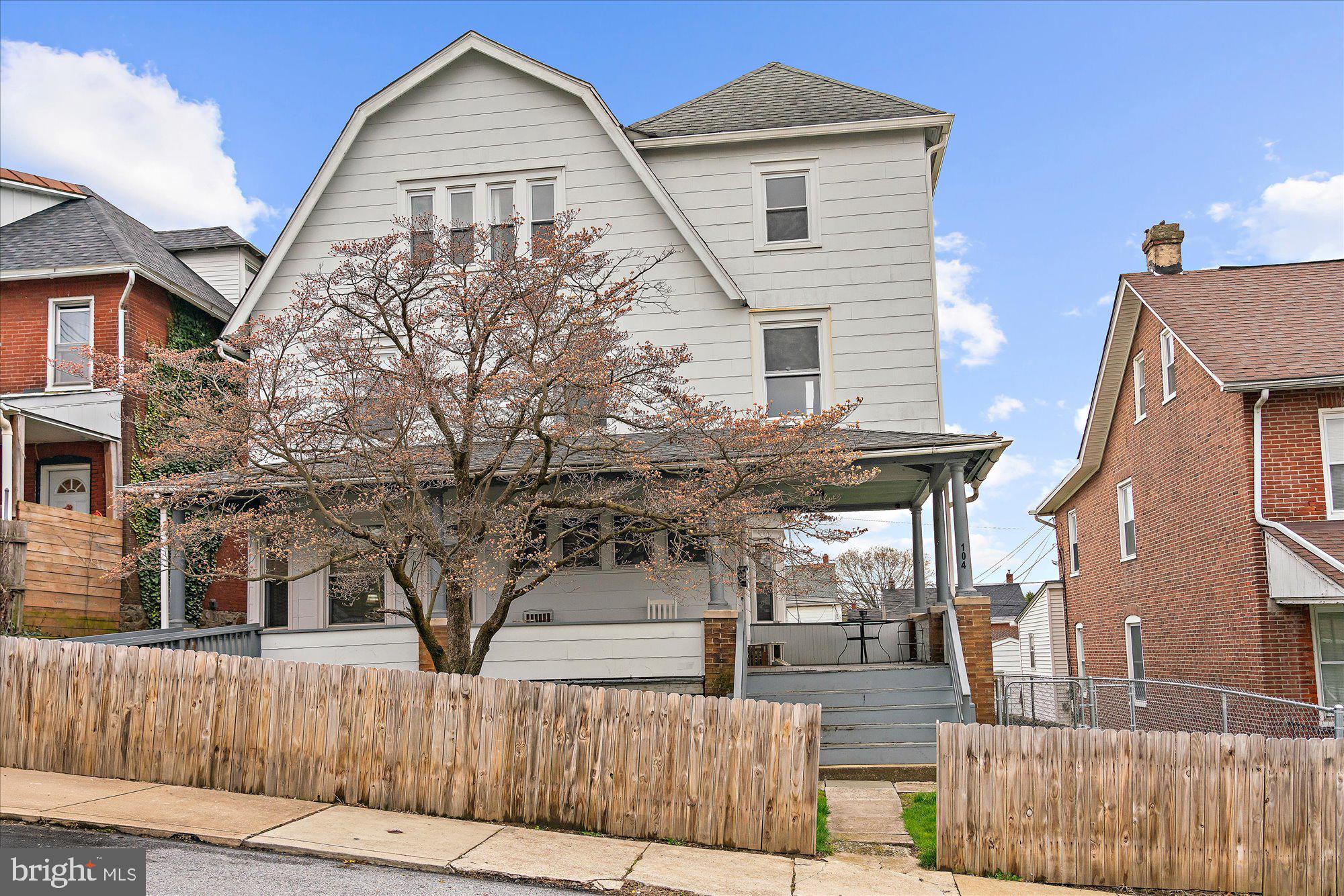 SOUTH HILLS - Residential