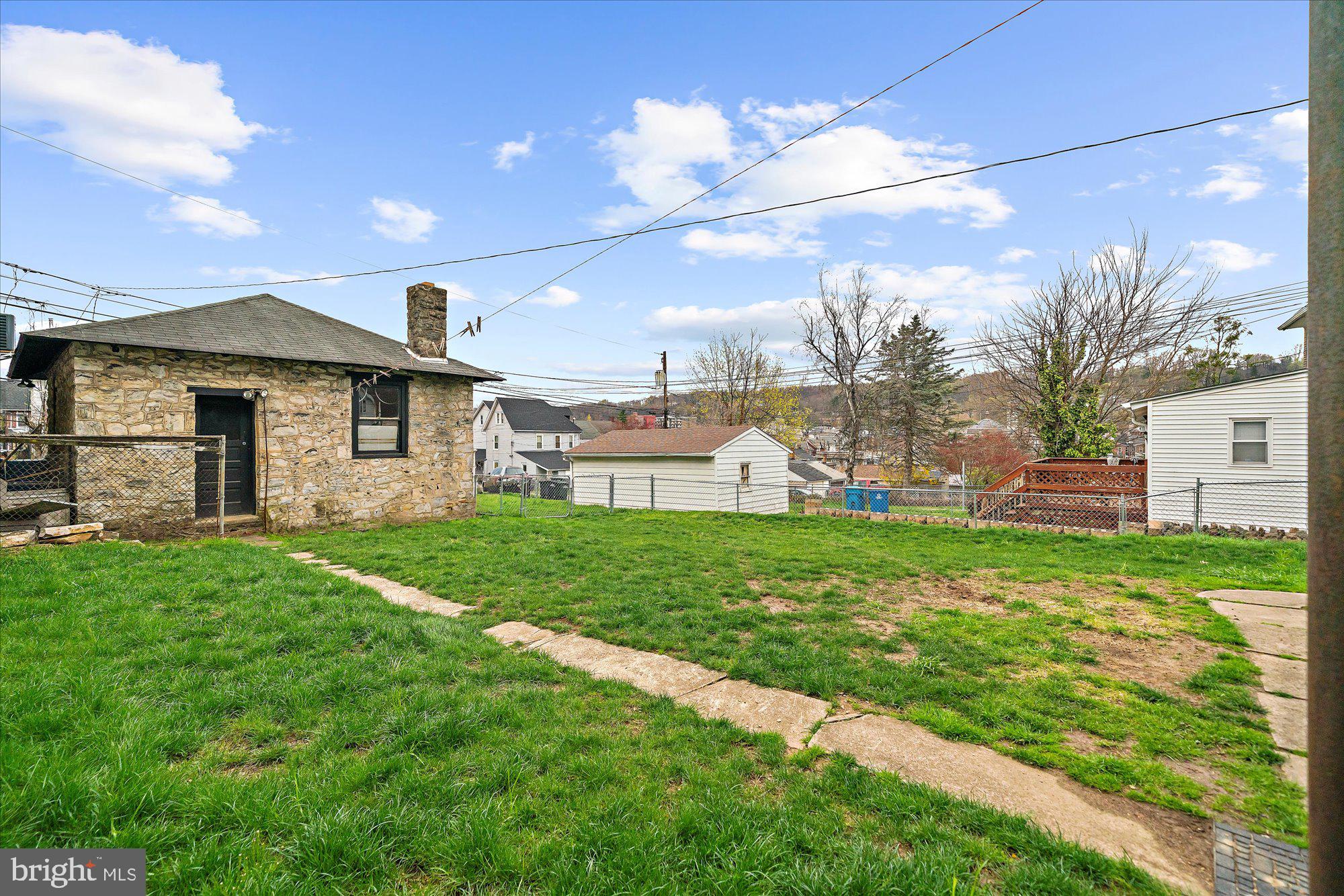 SOUTH HILLS - Residential