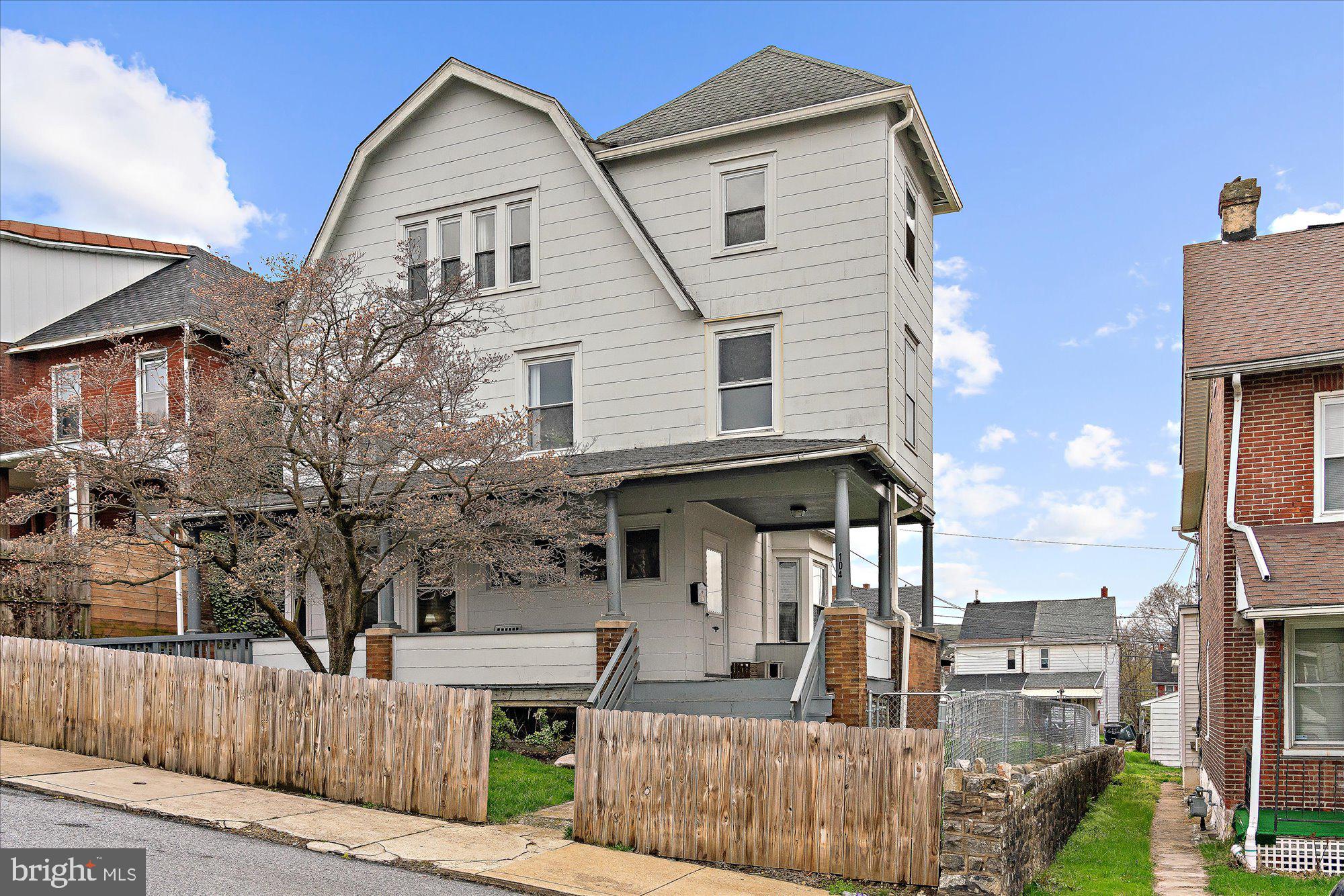 SOUTH HILLS - Residential