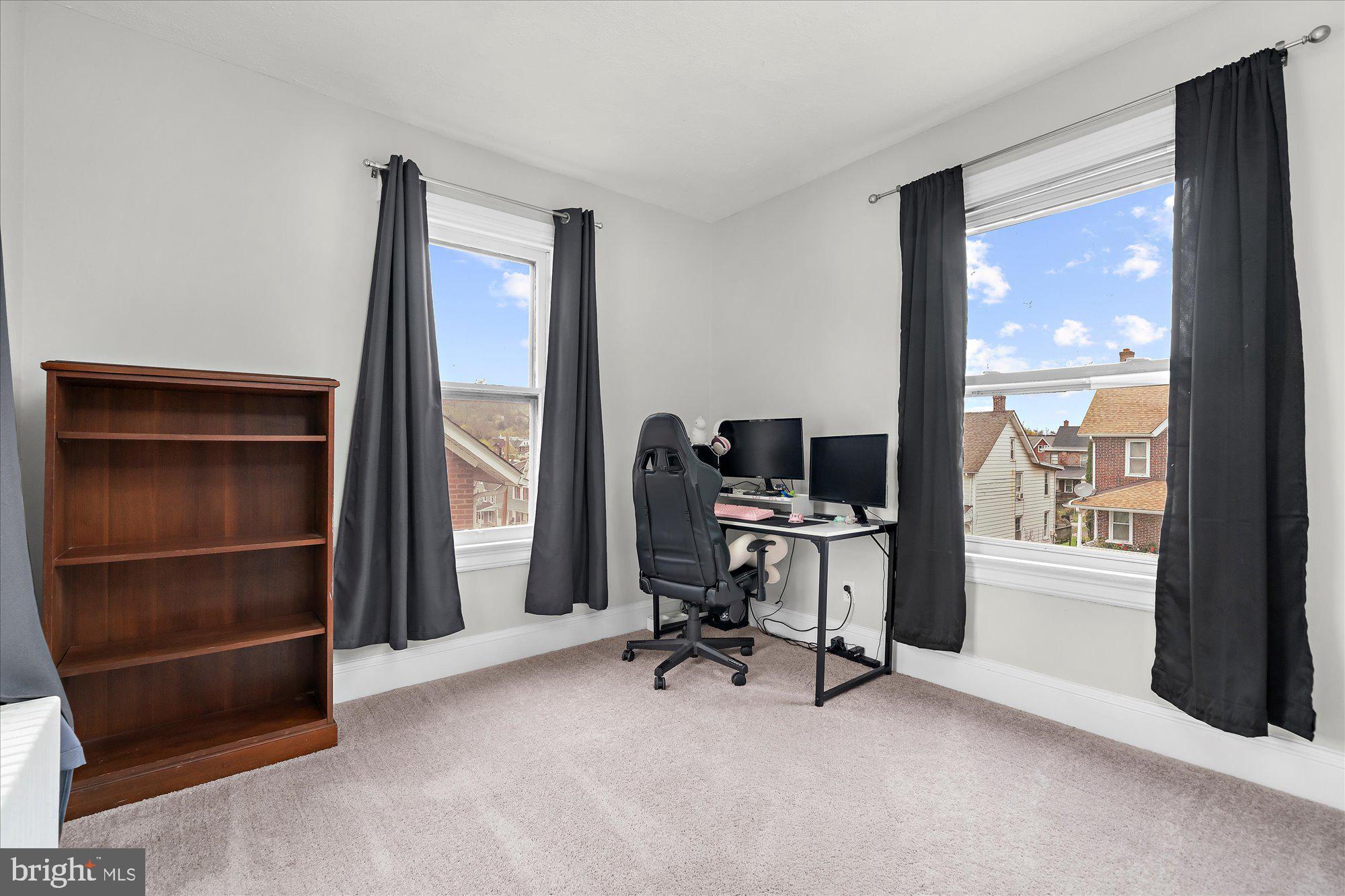 SOUTH HILLS - Residential