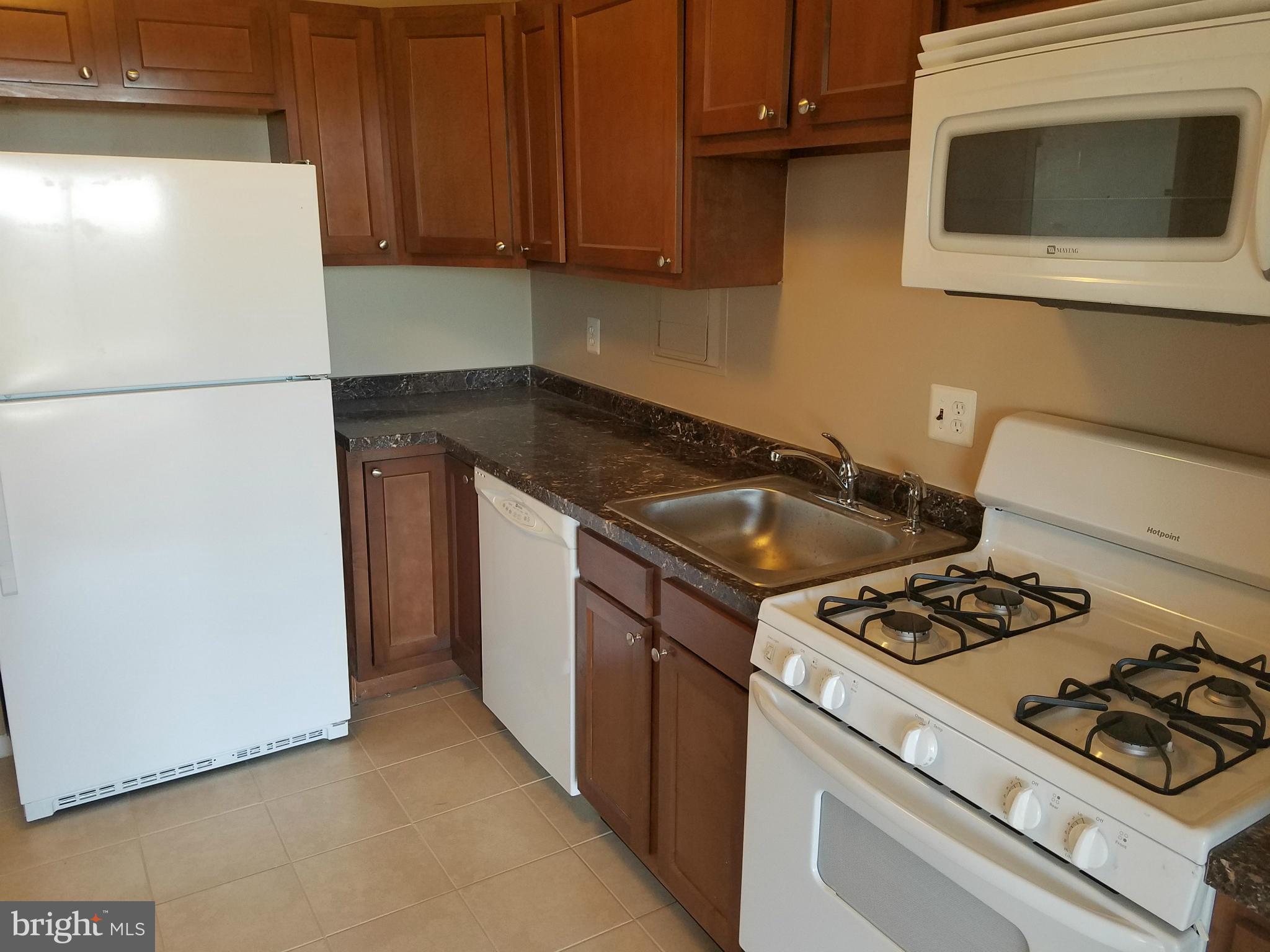 PRESIDENTIAL TOWERS - Residential Lease