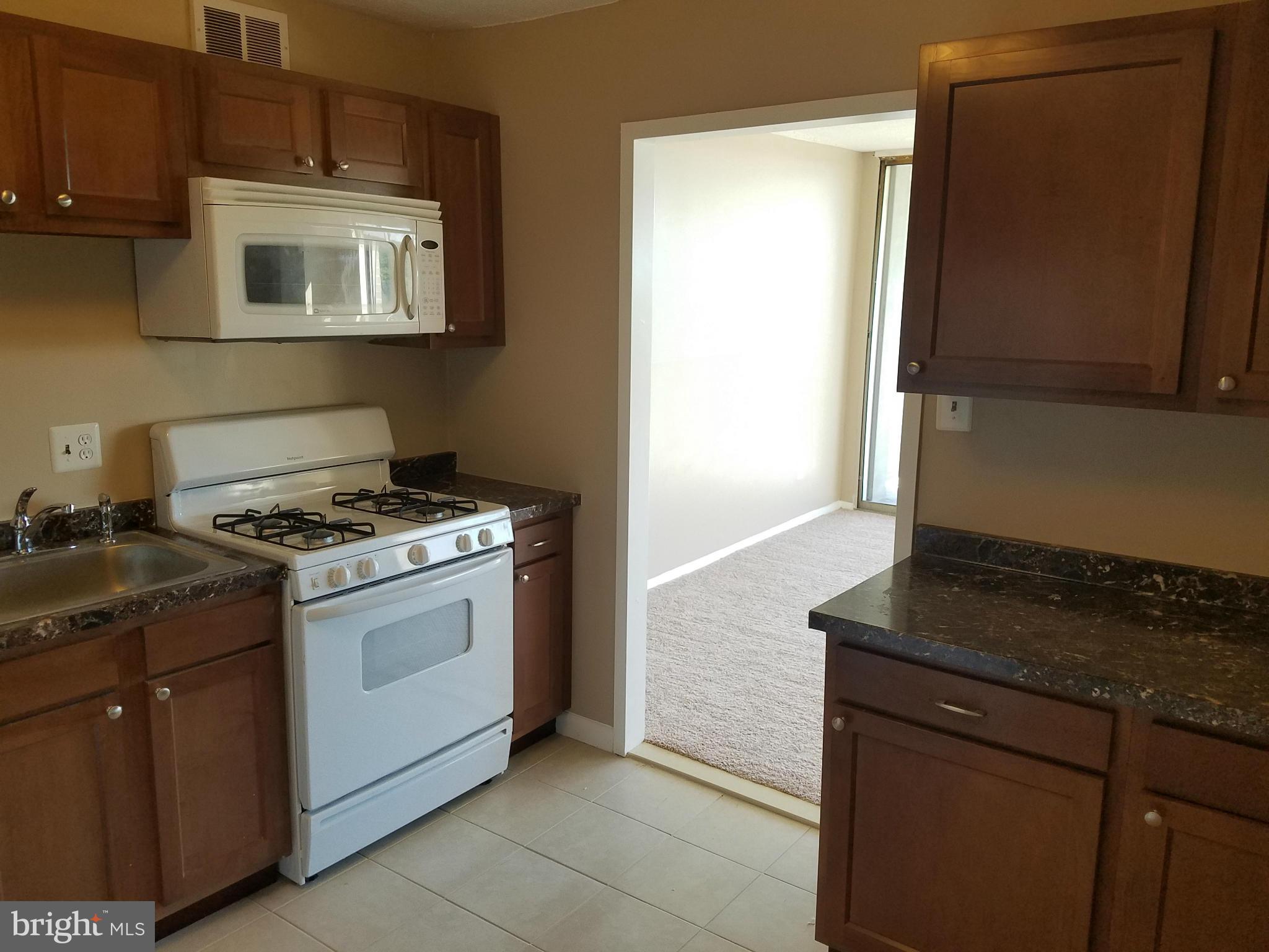 PRESIDENTIAL TOWERS - Residential Lease