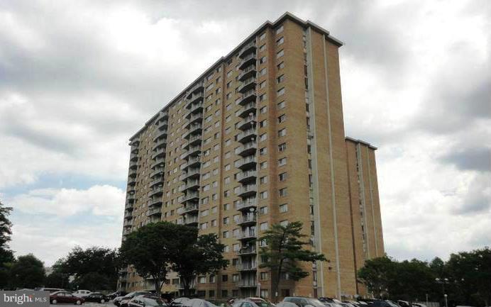 PRESIDENTIAL TOWERS - Residential Lease