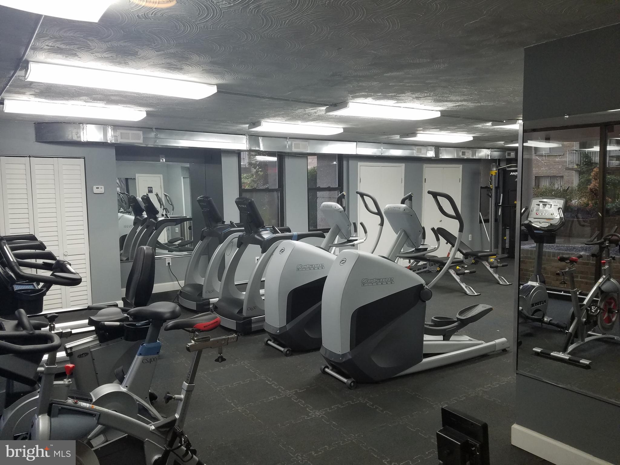 PRESIDENTIAL TOWERS - Residential Lease