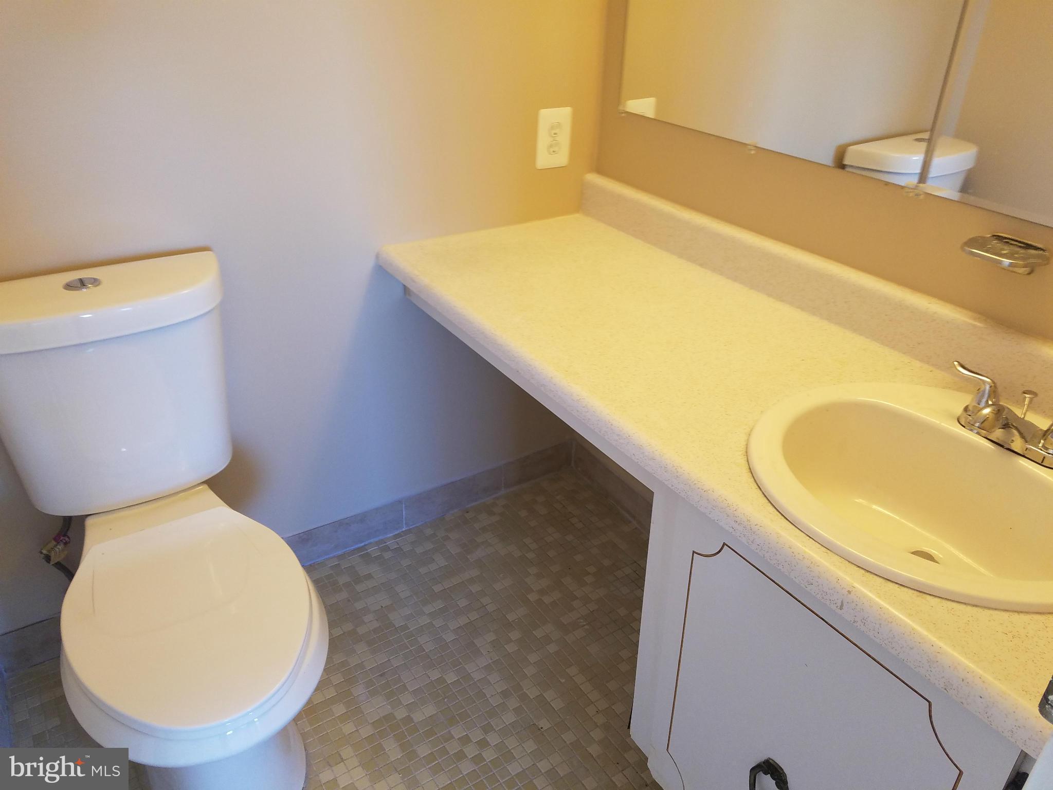 PRESIDENTIAL TOWERS - Residential Lease