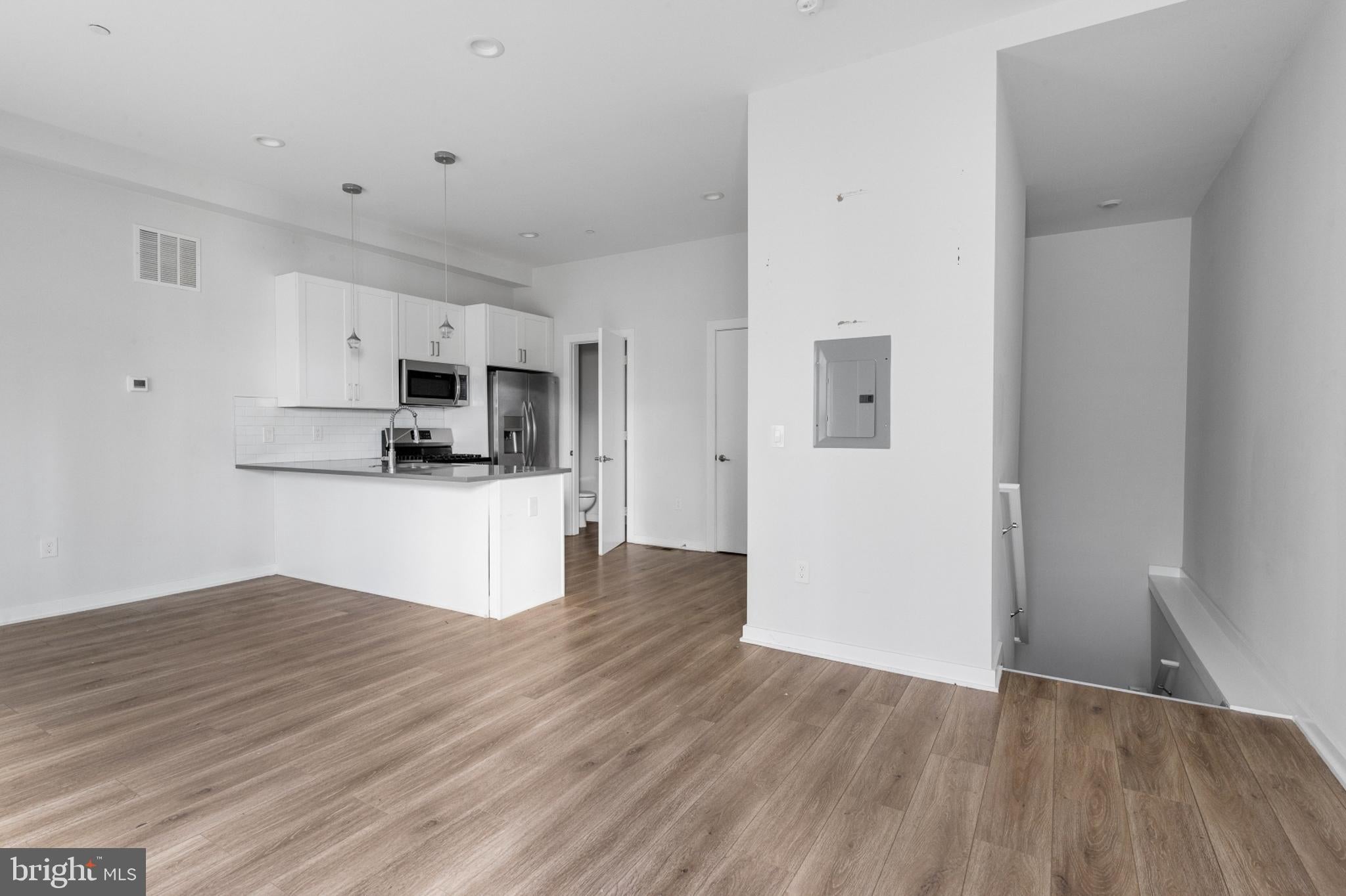 360 MONASTERY AVENUE 1R