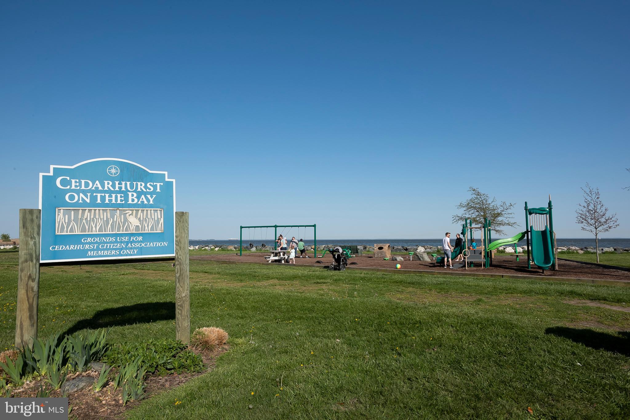 CEDARHURST ON THE BAY - Residential