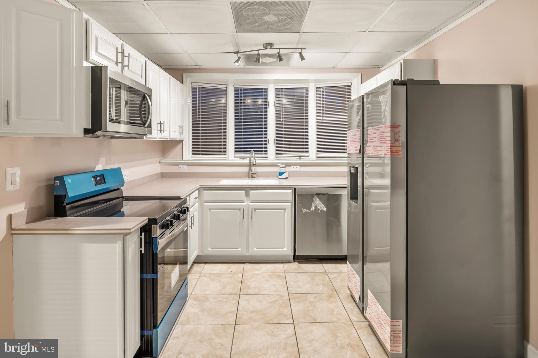 CEDARHURST ON THE BAY - Residential