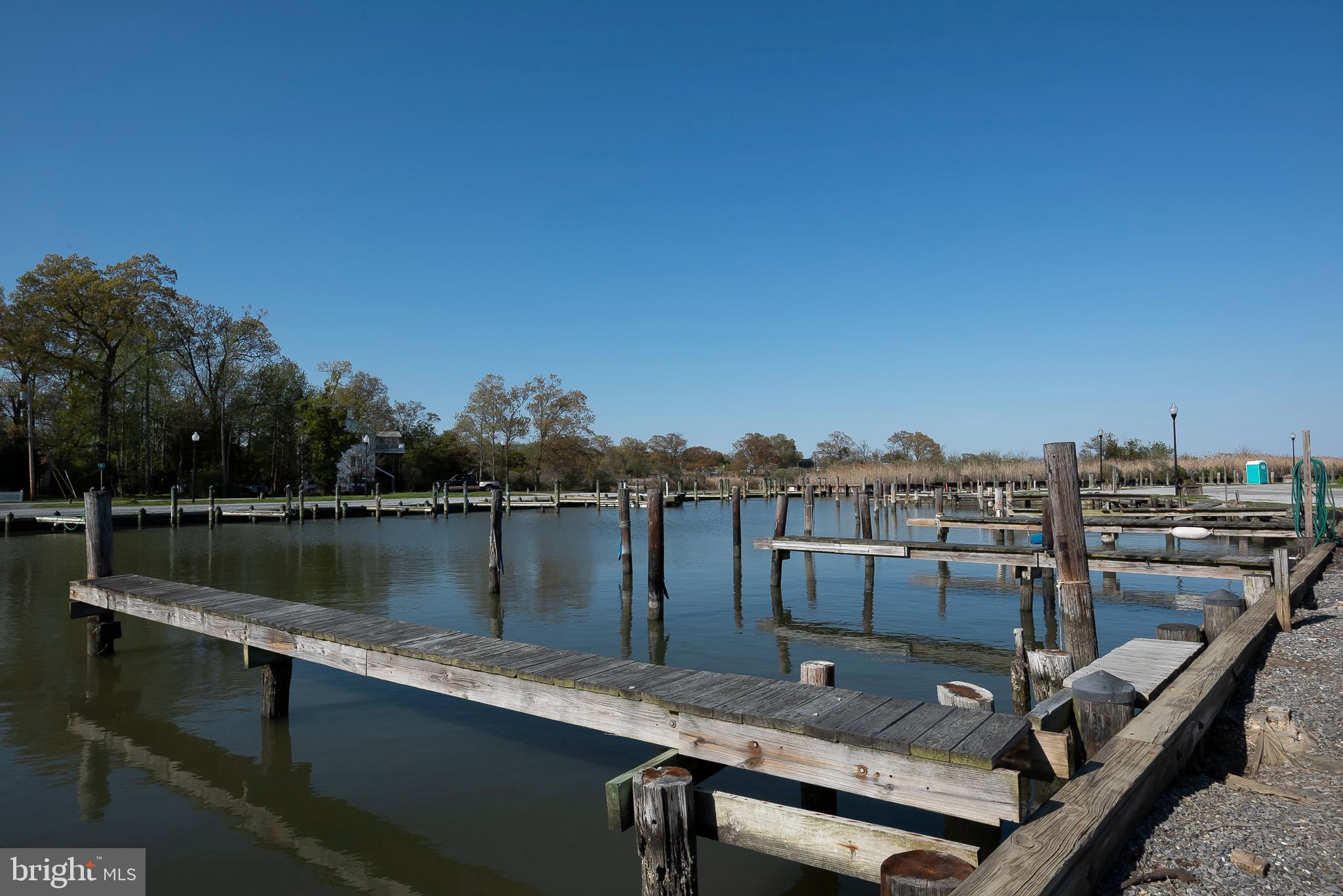 CEDARHURST ON THE BAY - Residential