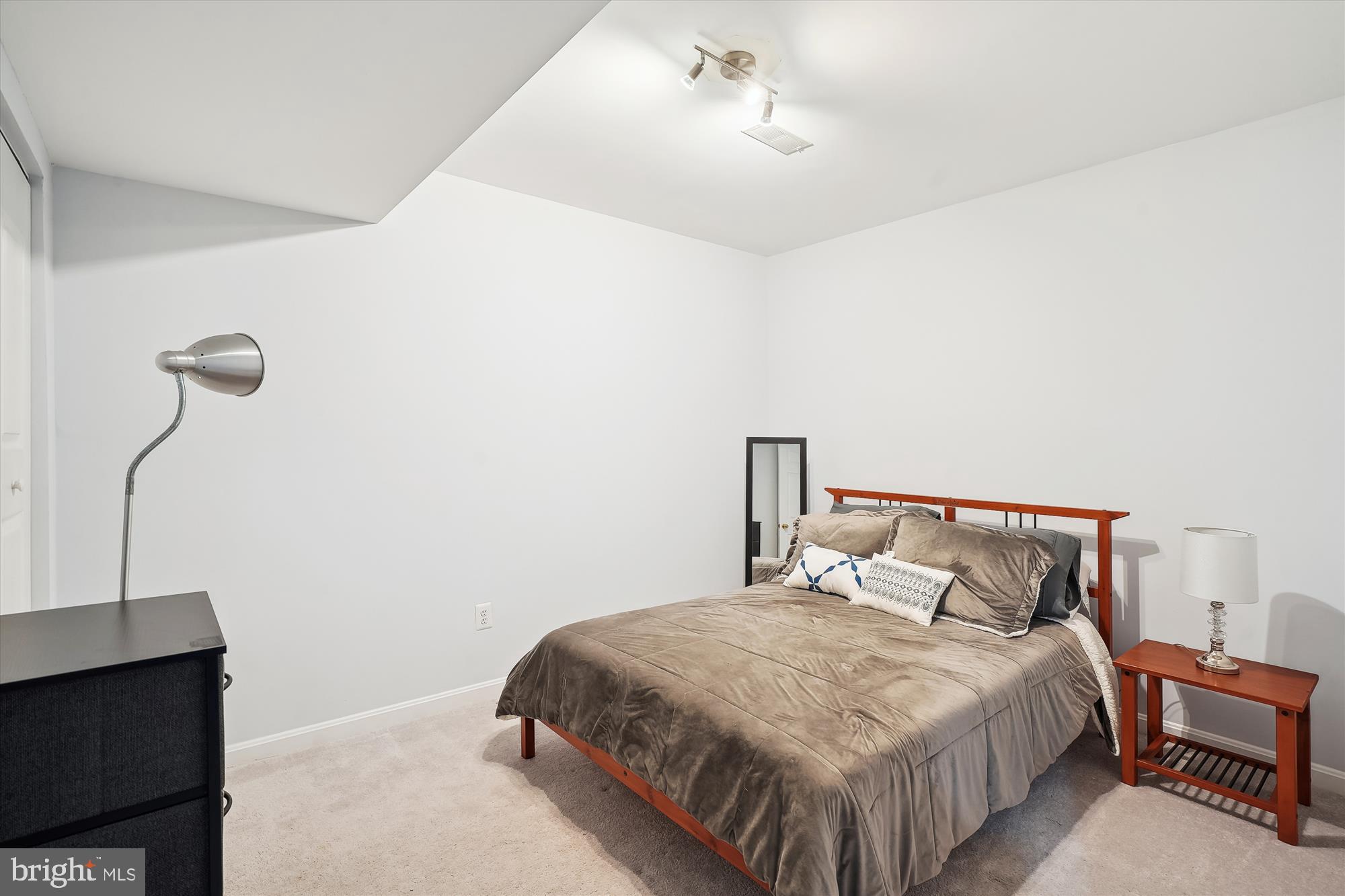 RIDGELEIGH - Residential