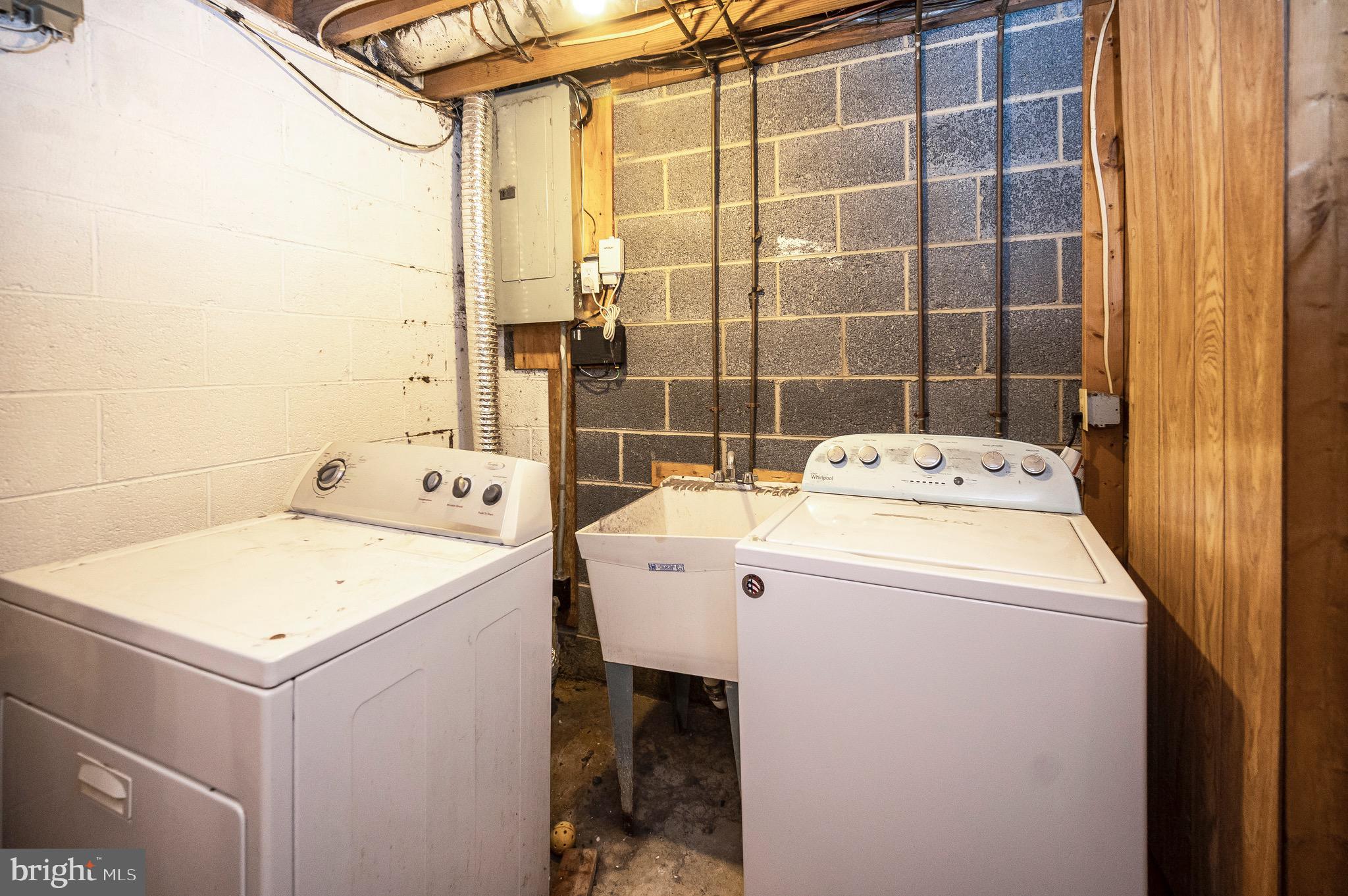 SPRING VALLEY - Residential Lease