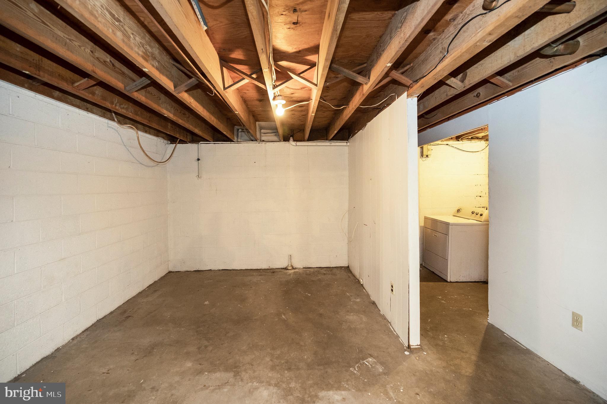 SPRING VALLEY - Residential Lease