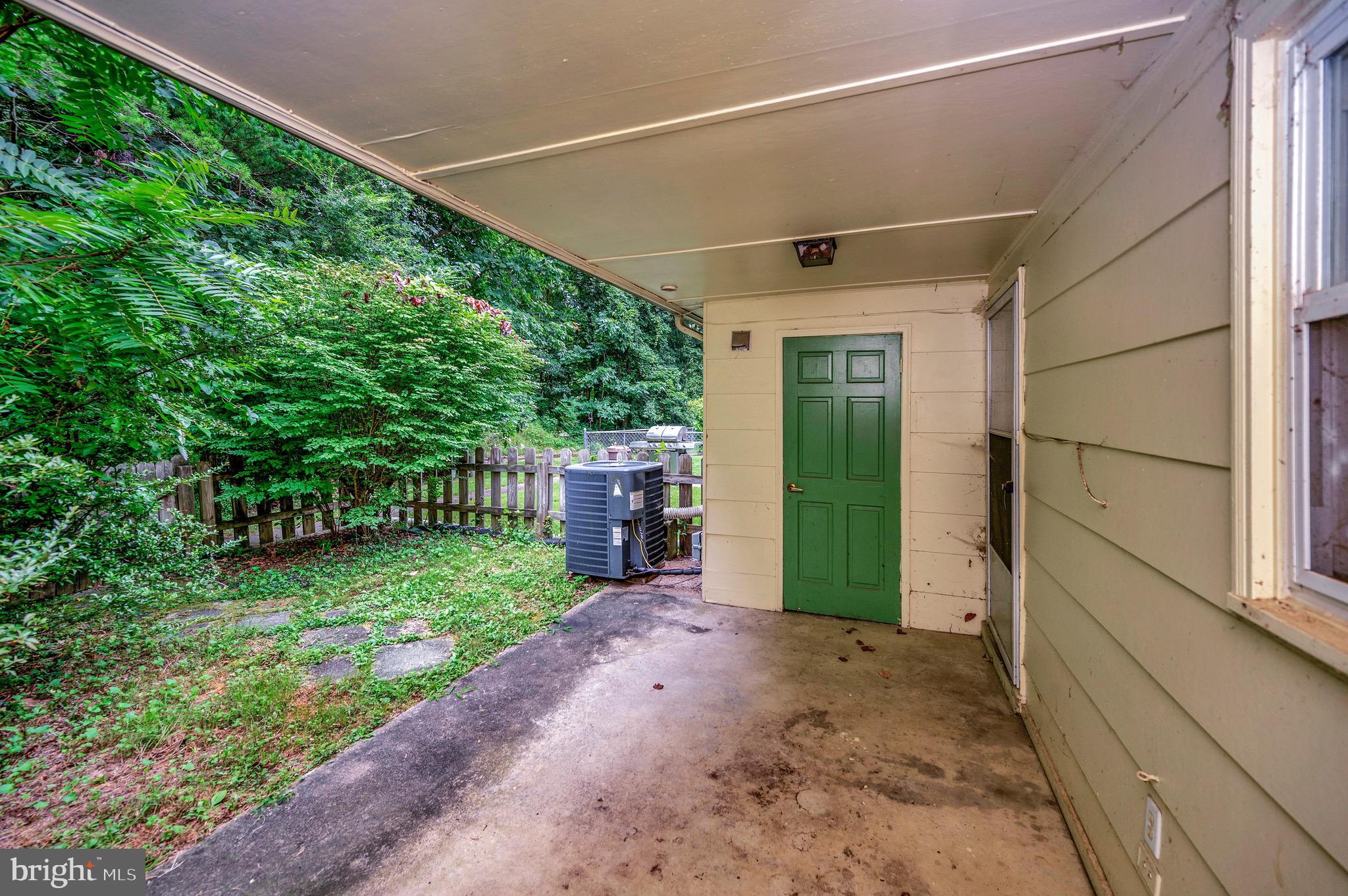 SPRING VALLEY - Residential Lease