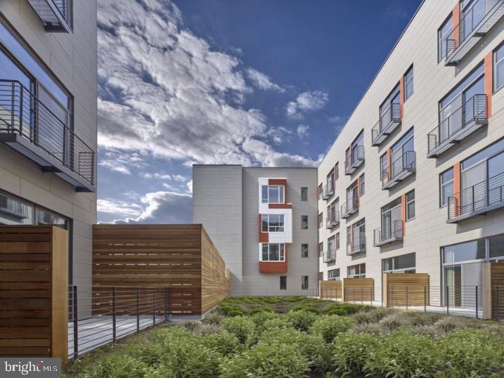 WASHINGTON SQ - Residential Lease