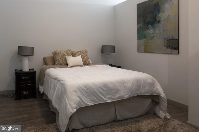 WASHINGTON SQ - Residential Lease