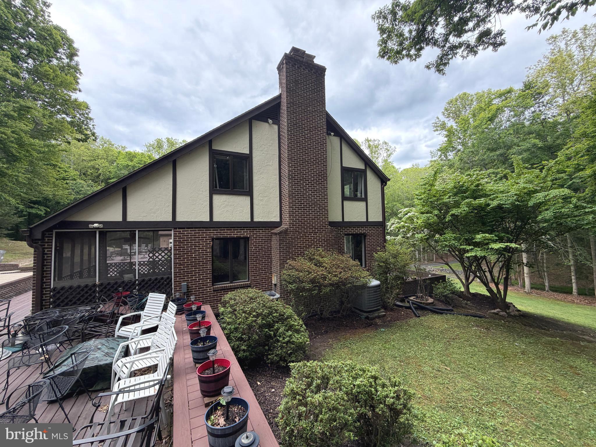 LAKE OCCOQUAN CLUB - Residential