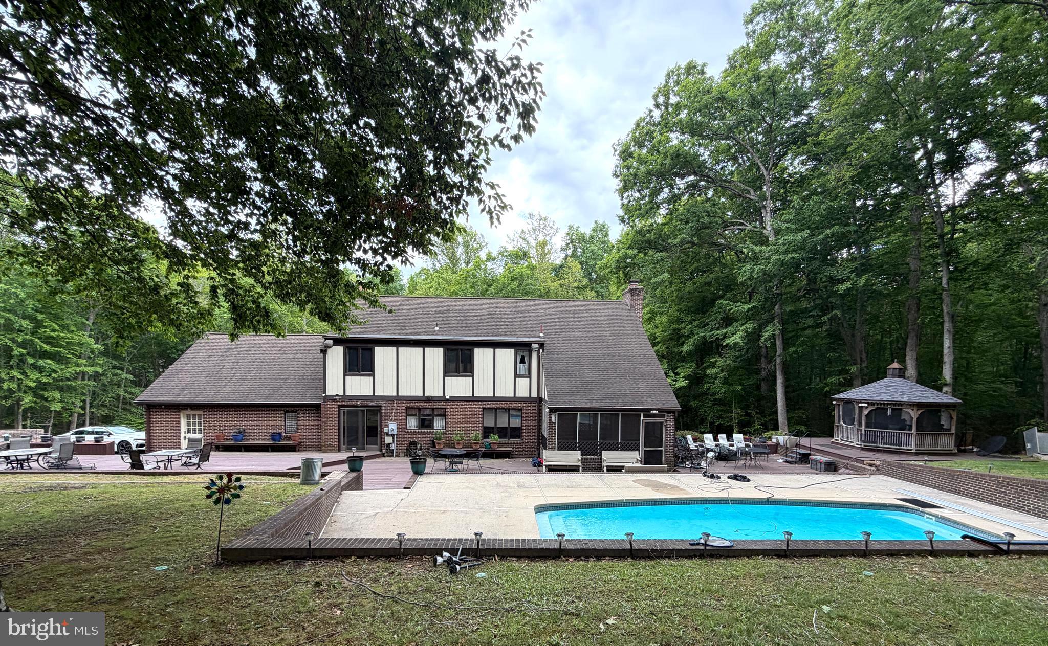 LAKE OCCOQUAN CLUB - Residential