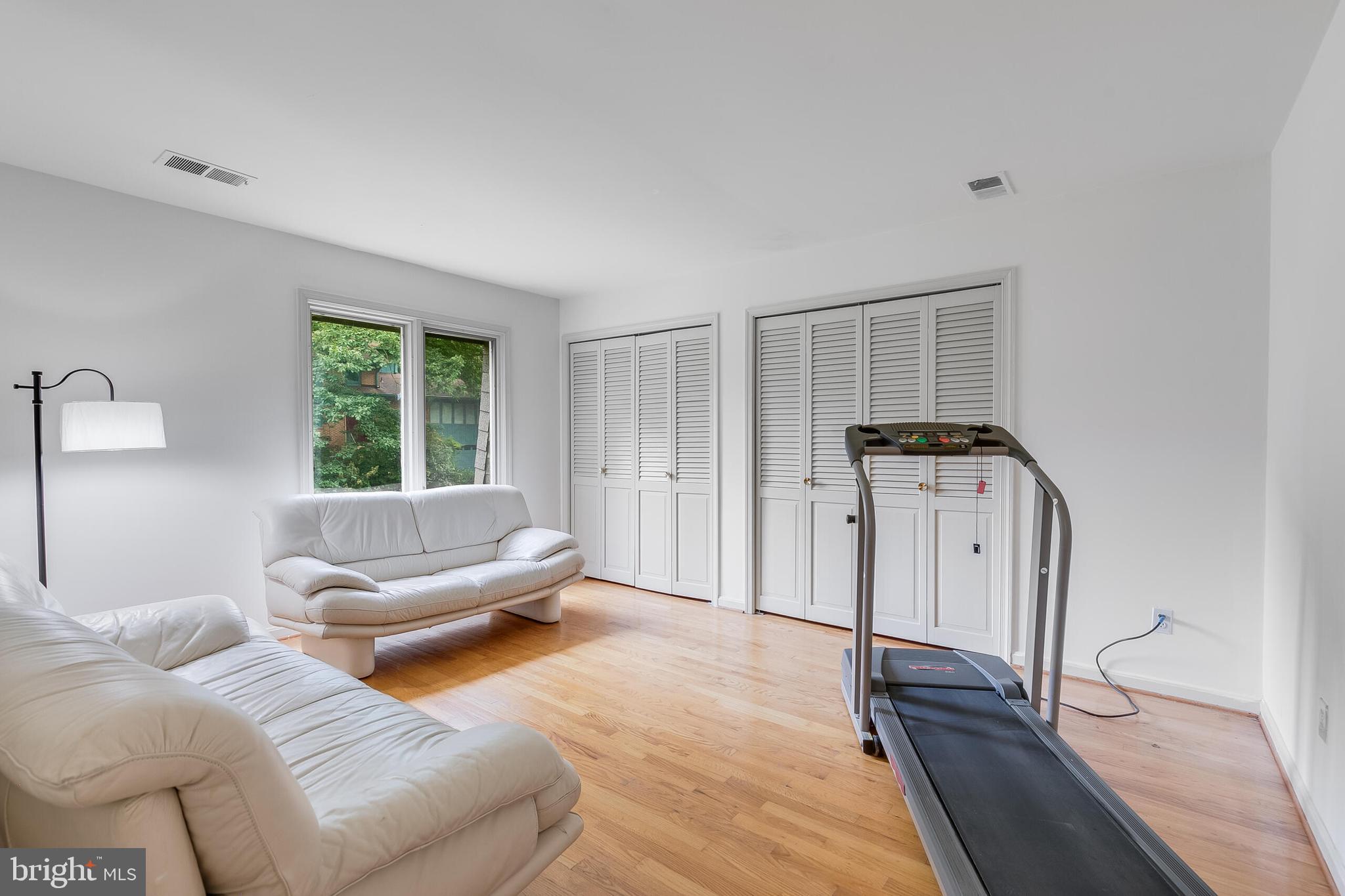 CHAIN BRIDGE FOREST - Residential