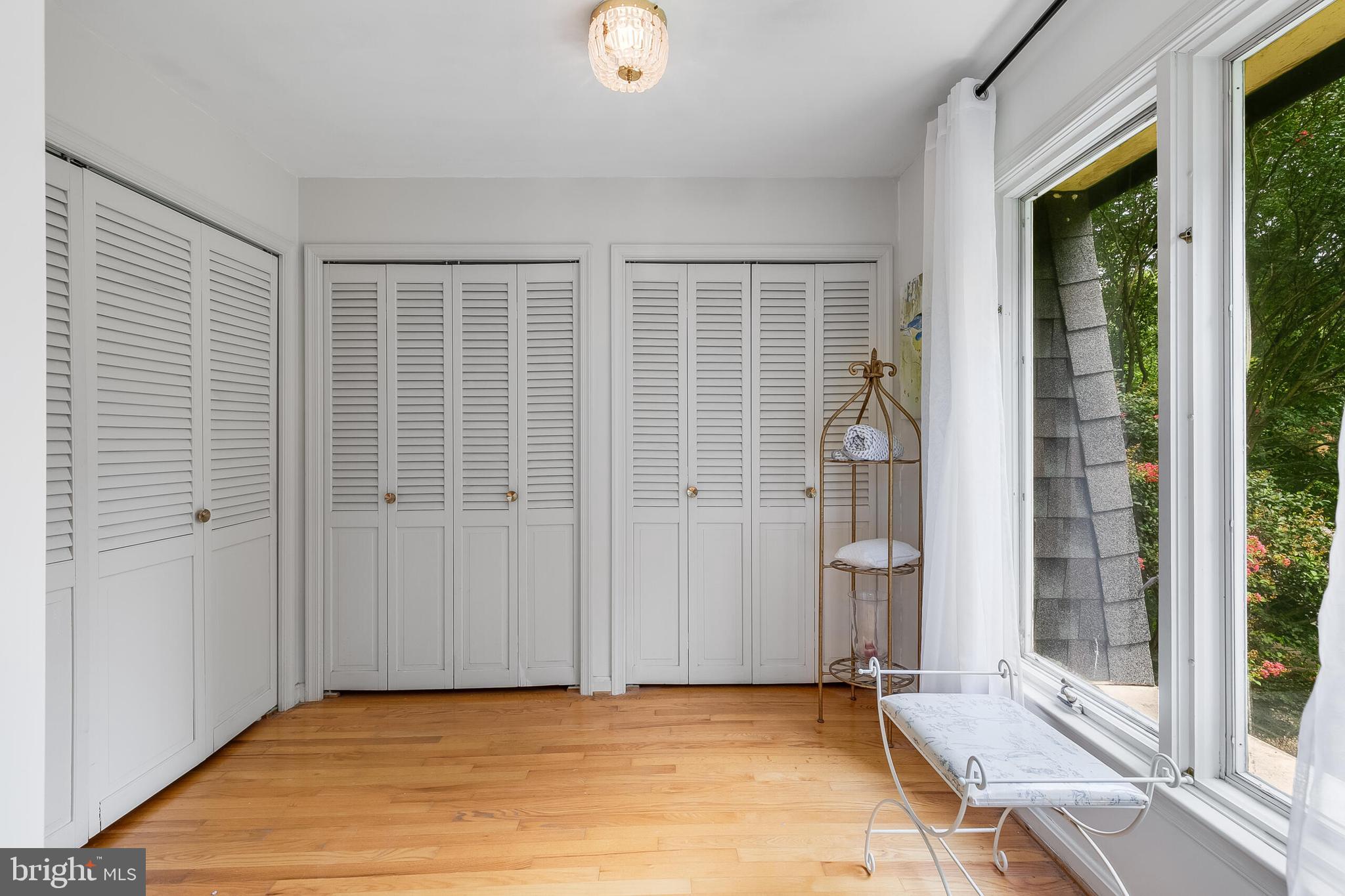 CHAIN BRIDGE FOREST - Residential