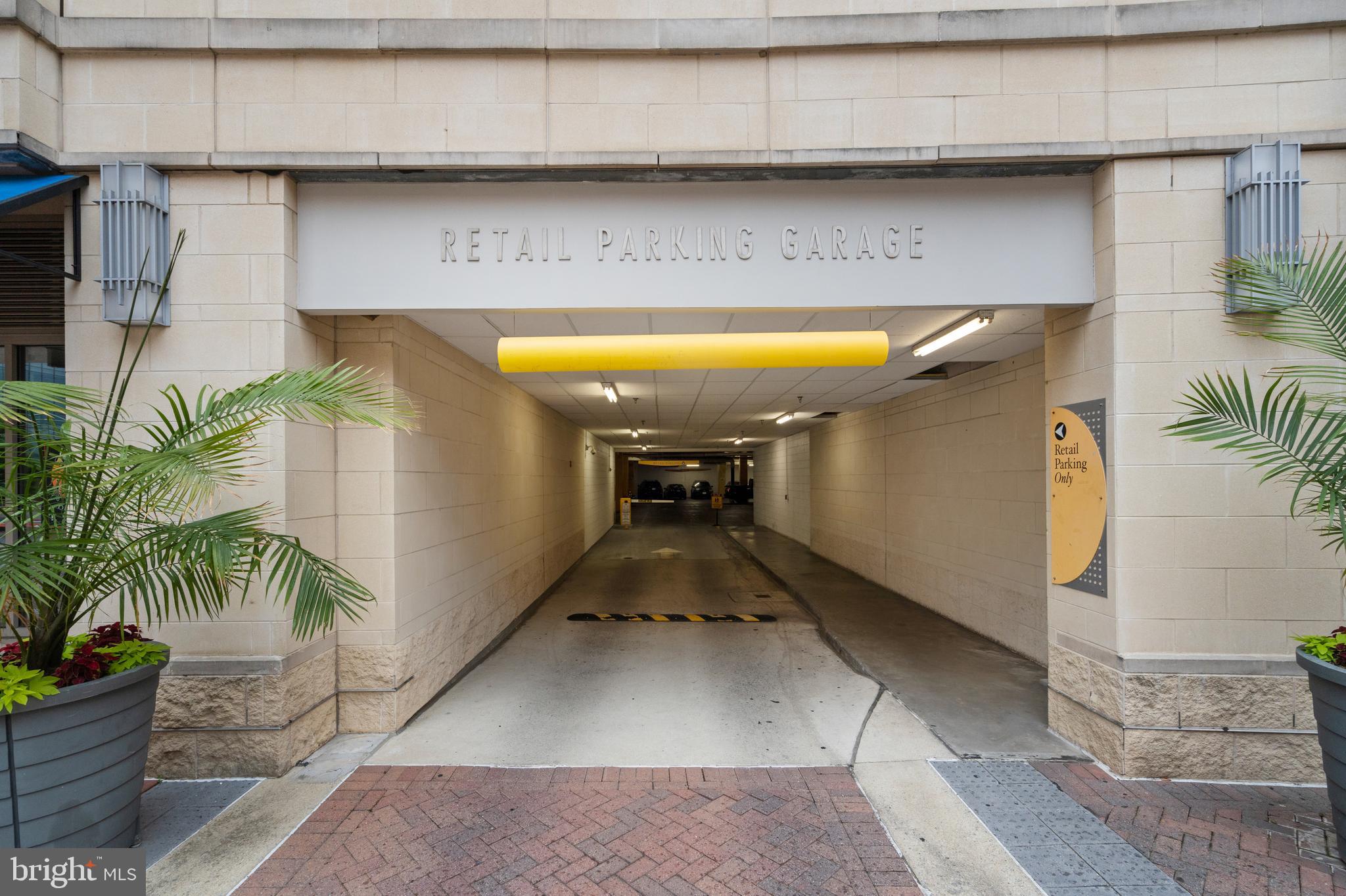 ECLIPSE ON CENTER PARK - Residential