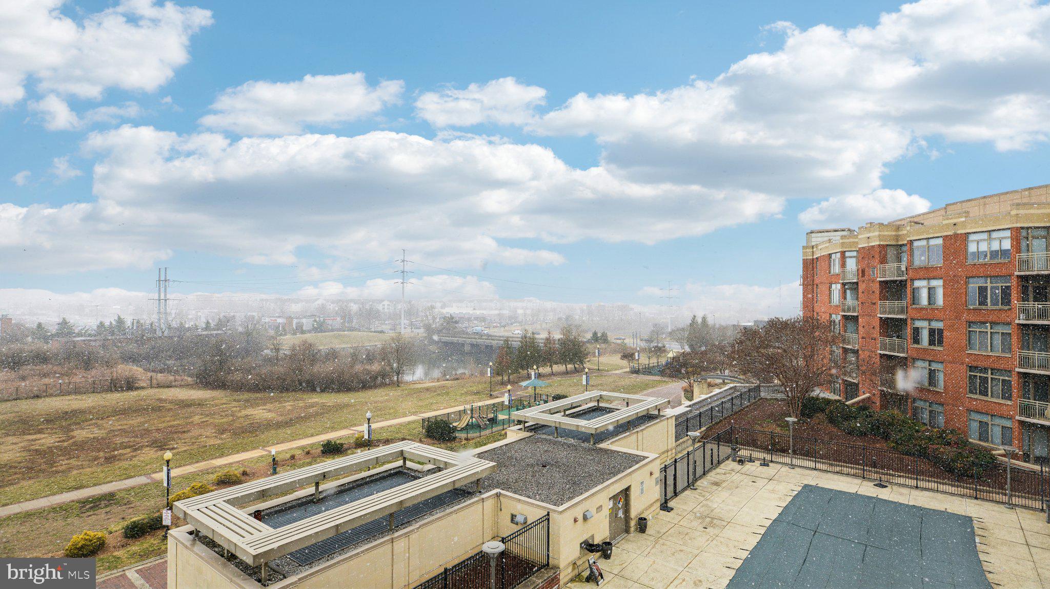 ECLIPSE ON CENTER PARK - Residential