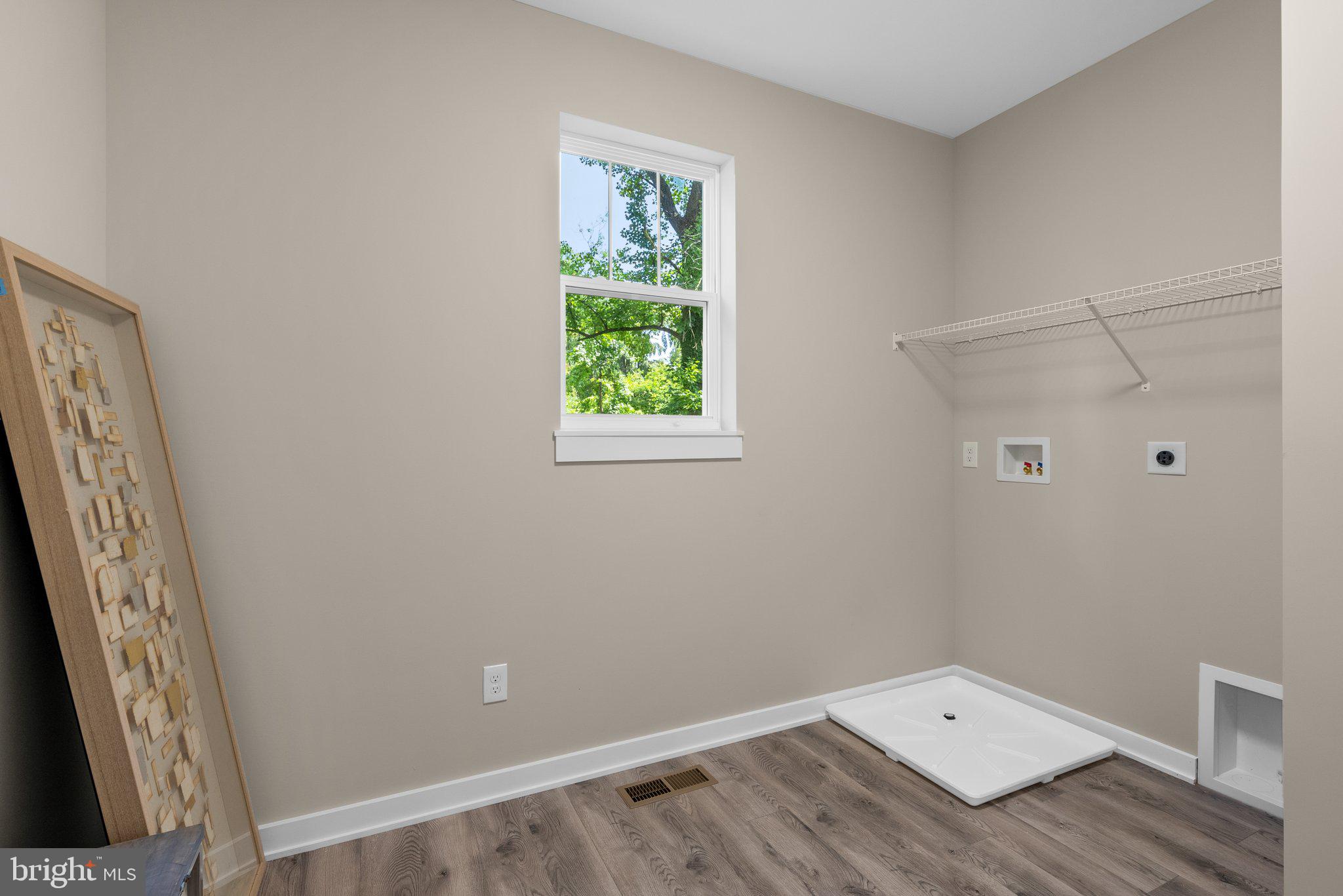 CHARLTON HEIGHTS - Residential