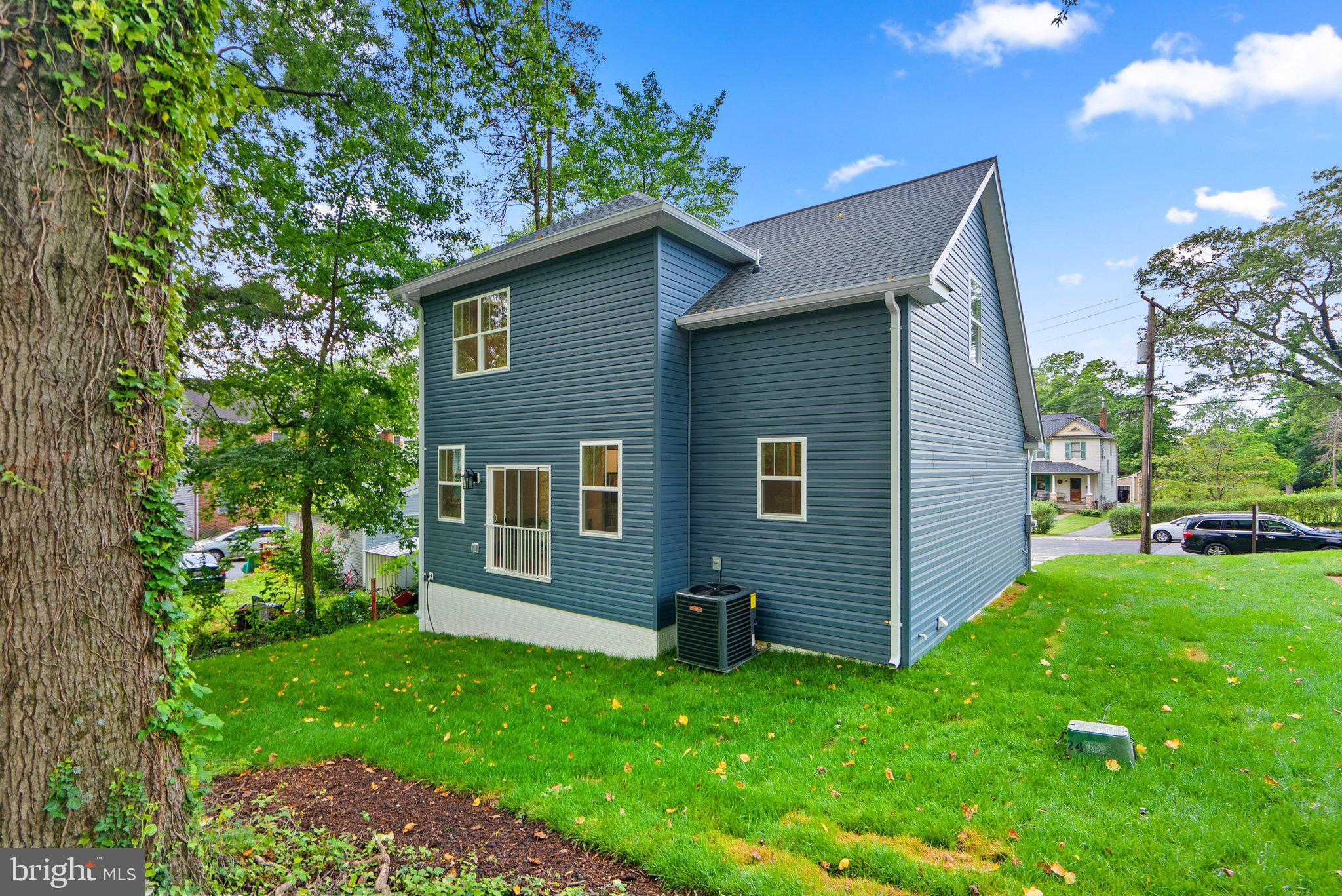 CHARLTON HEIGHTS - Residential