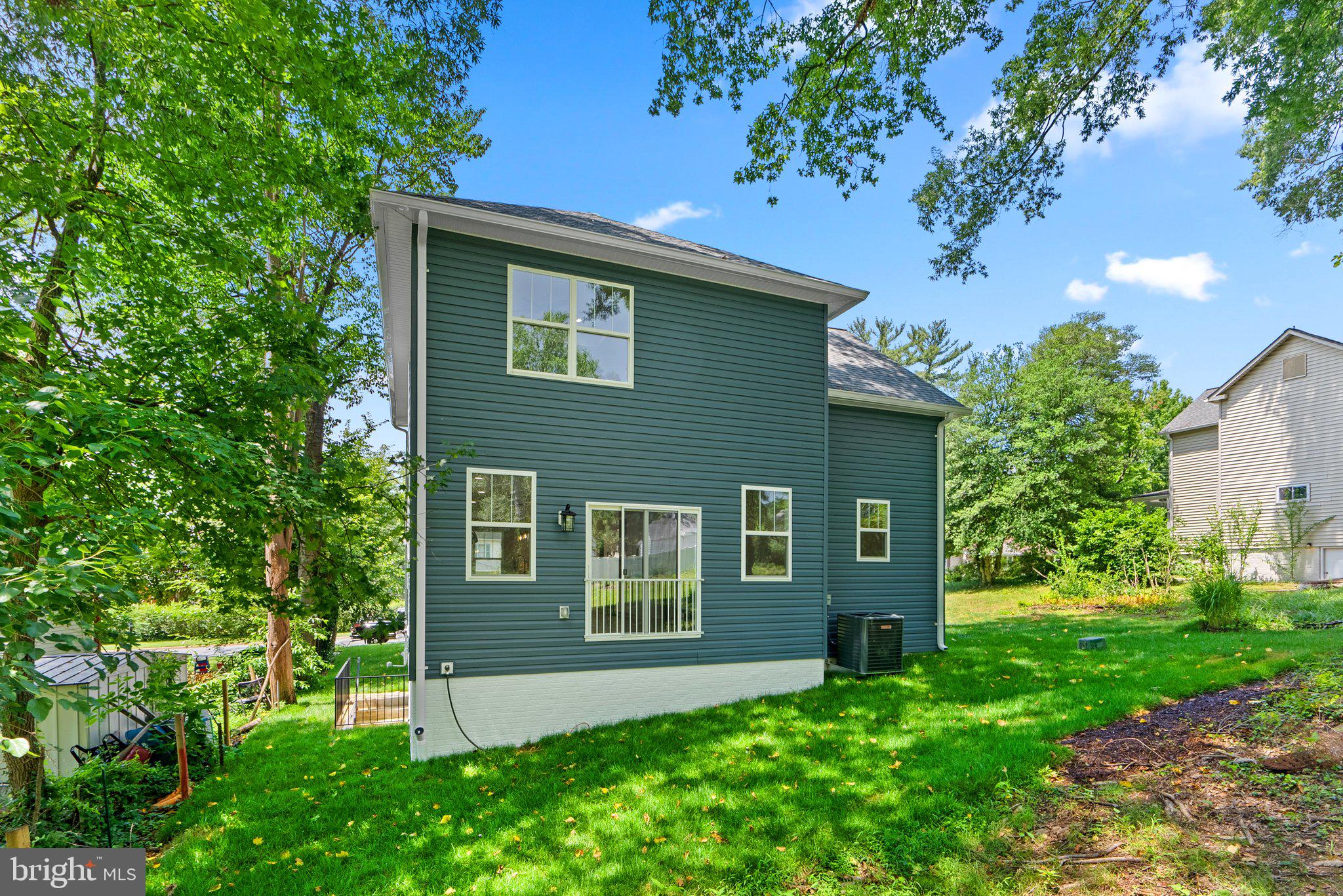 CHARLTON HEIGHTS - Residential