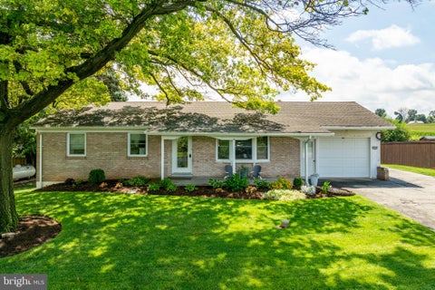 Homes For Sale - 2542 Siegrist Road<br/> Lancaster County, RONKS, PA 17572