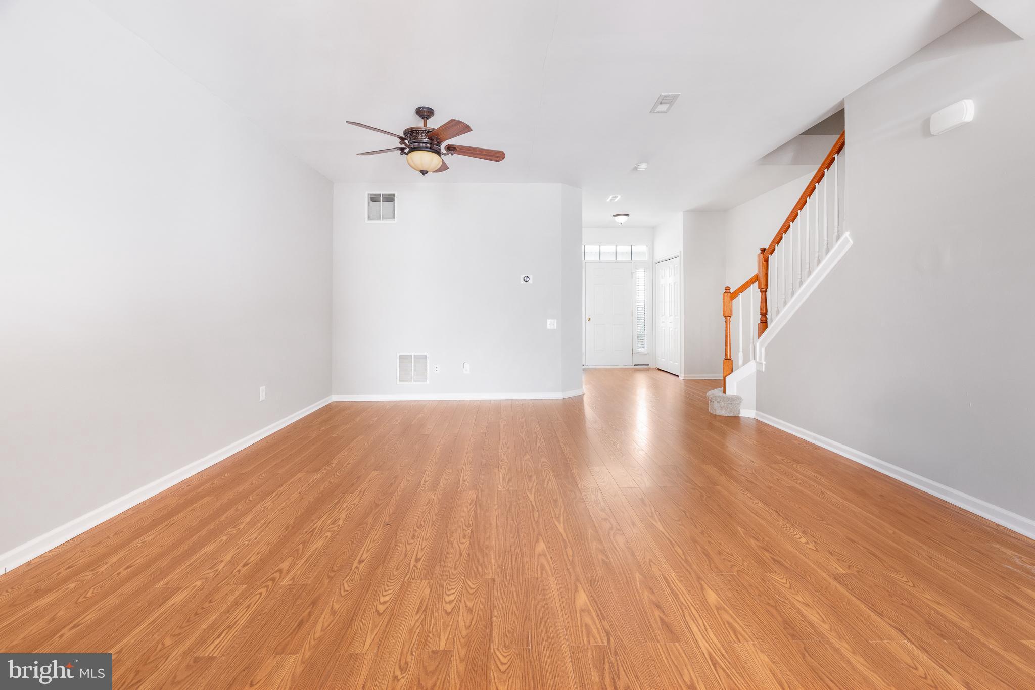 23 W WORTHINGTON BOULEVARD