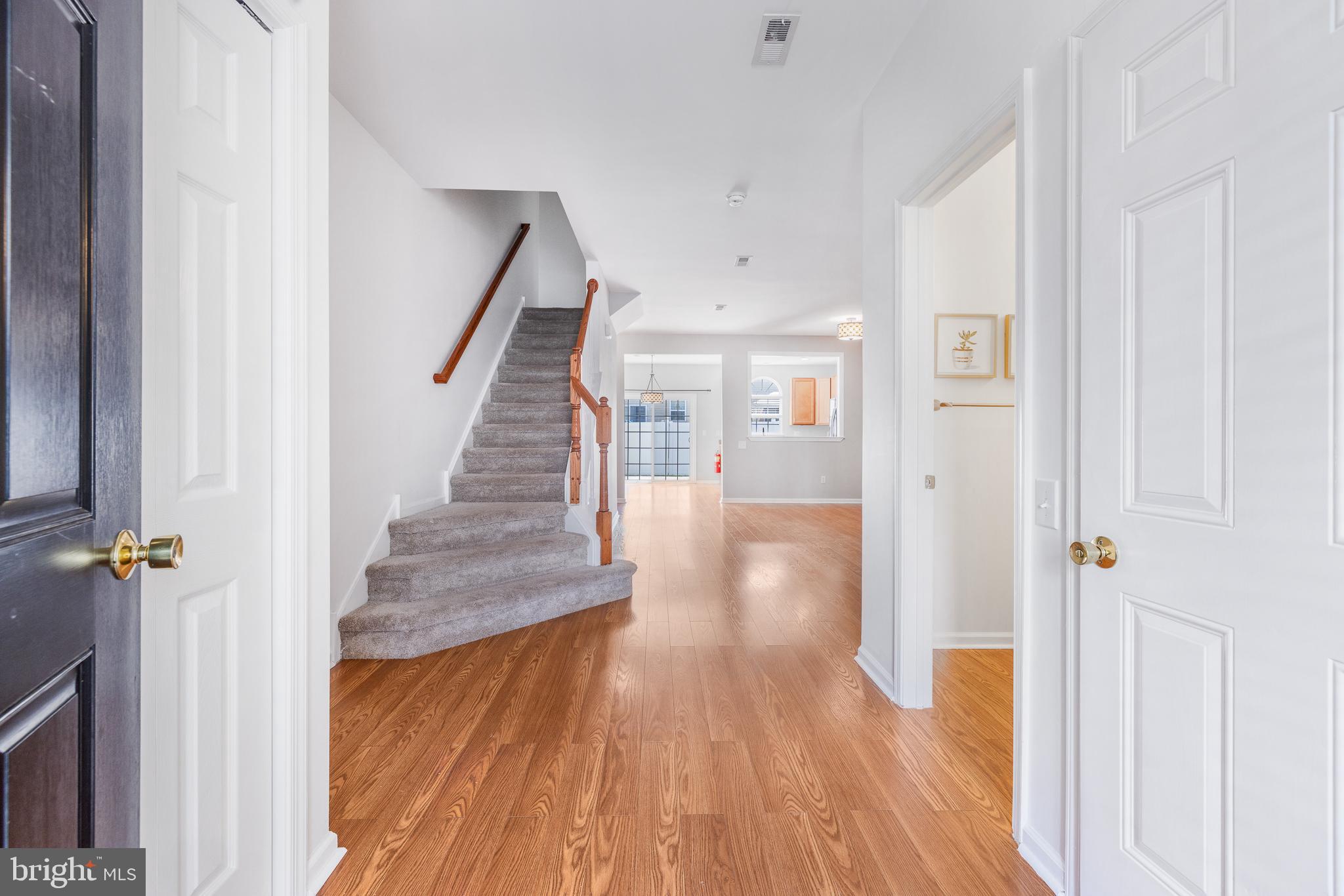 23 W WORTHINGTON BOULEVARD