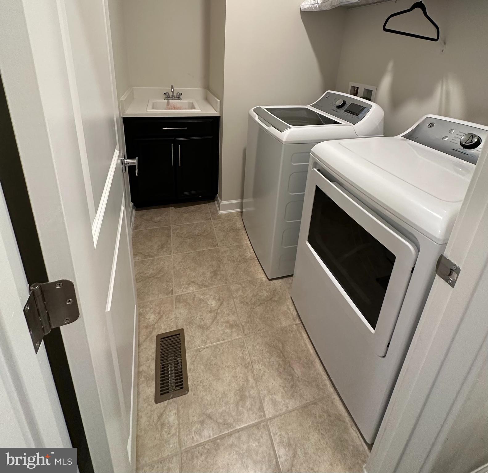 WOODLAND - Residential Lease