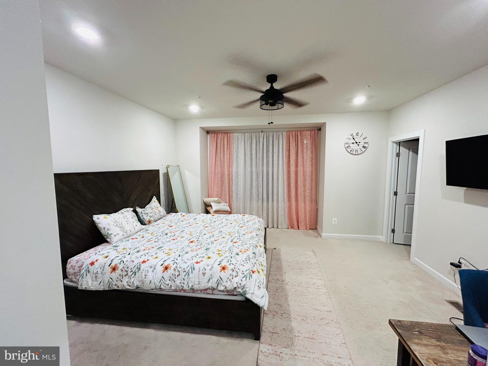 WOODLAND - Residential Lease