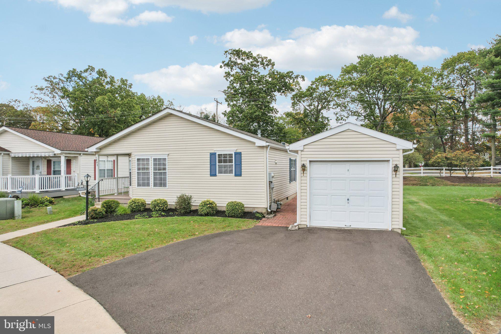 GWYNEDD WOODS - Residential