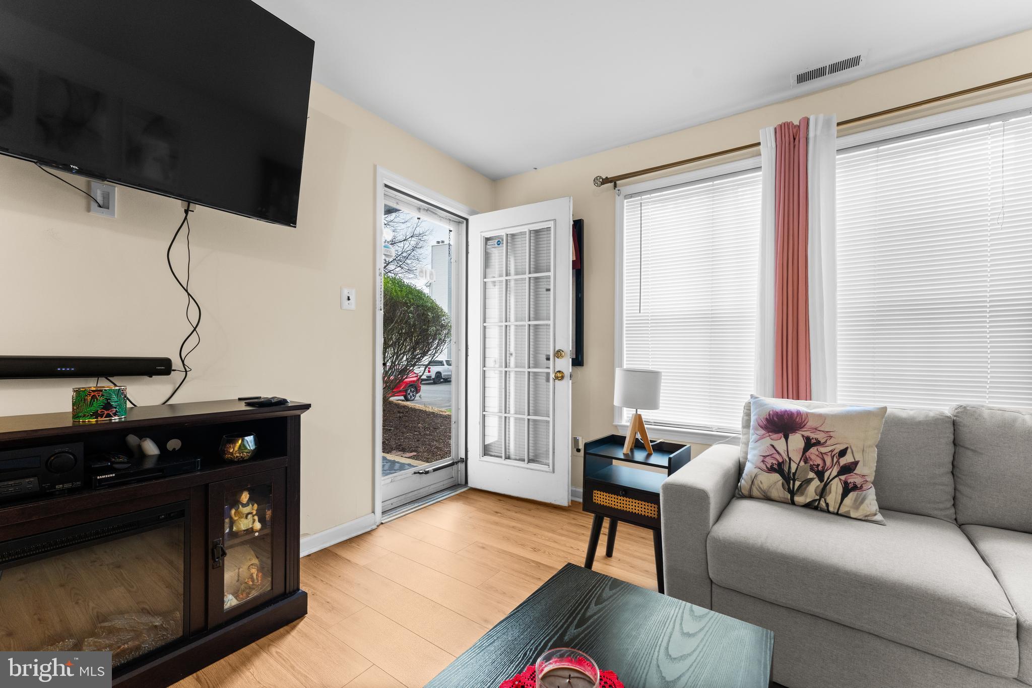 ASHTON CONDO - Residential