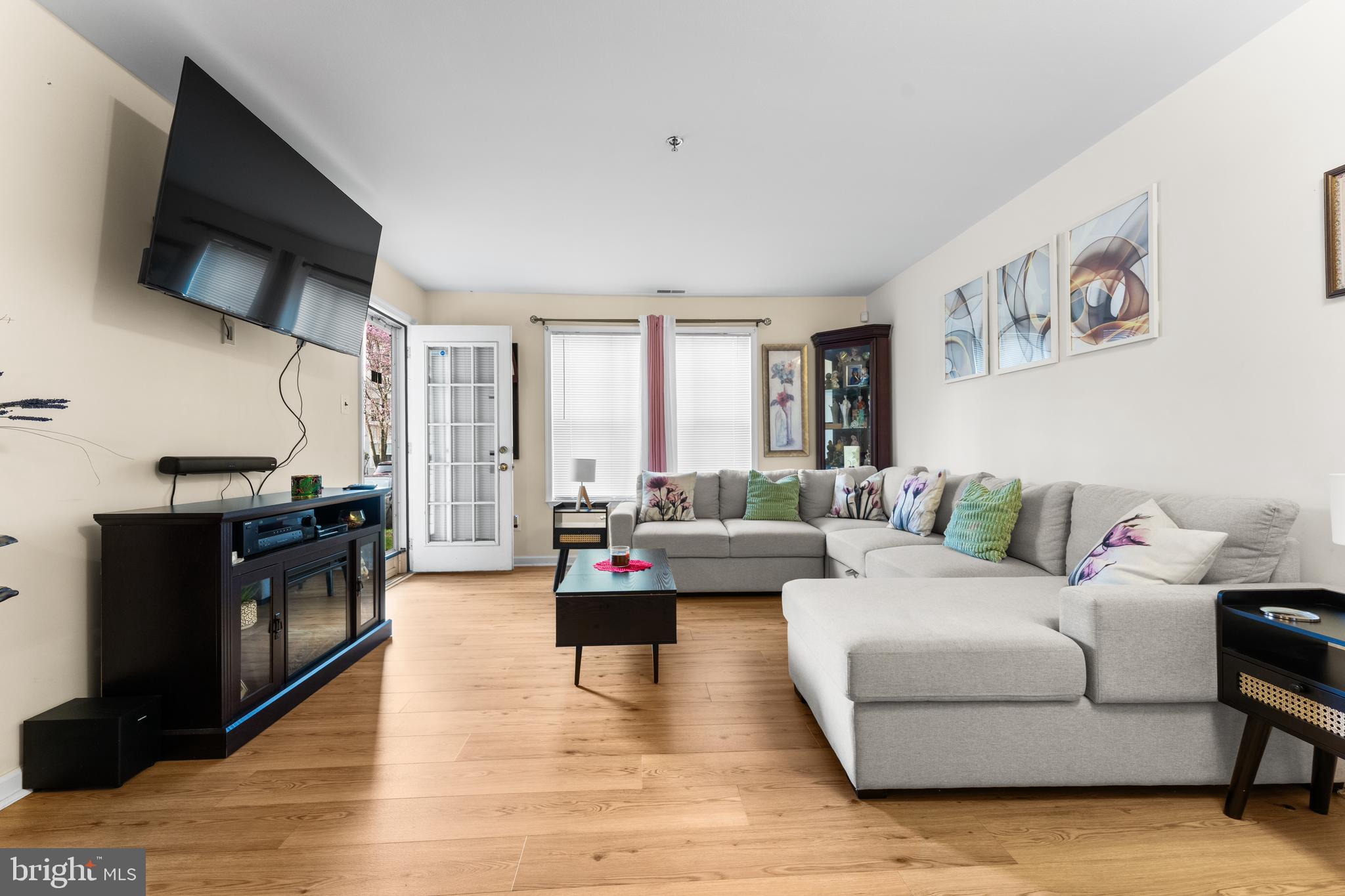 ASHTON CONDO - Residential