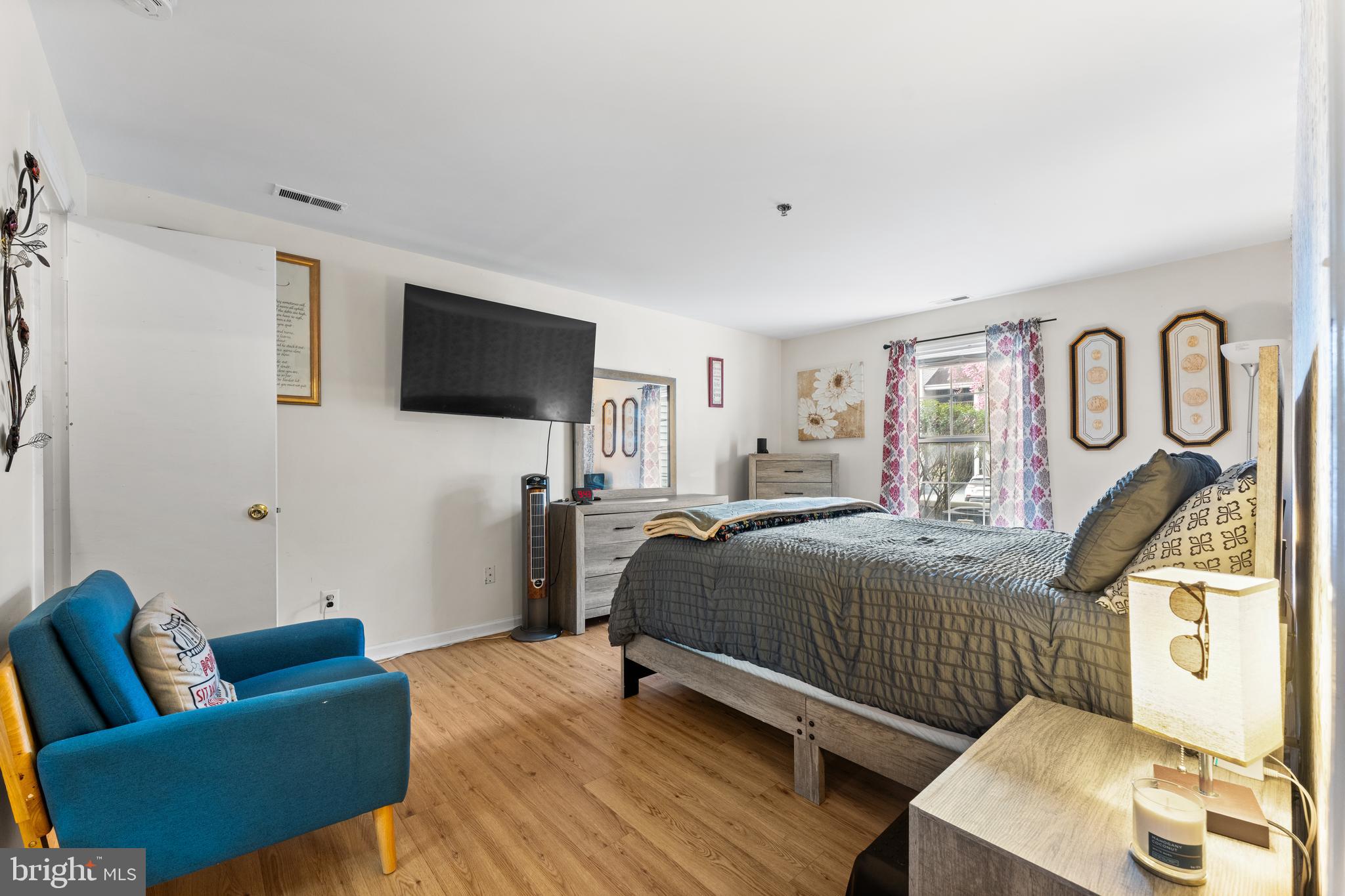 ASHTON CONDO - Residential