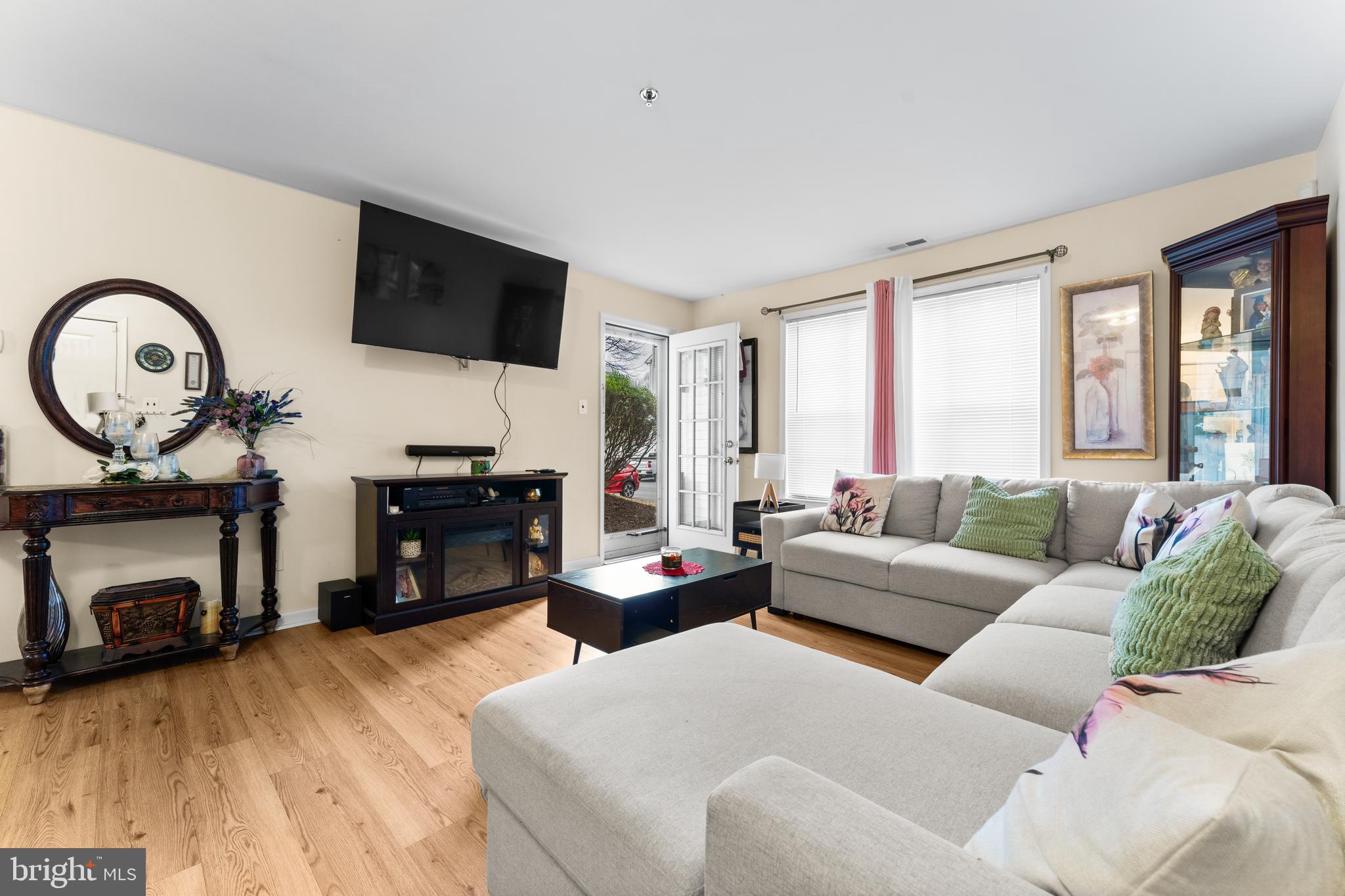 ASHTON CONDO - Residential