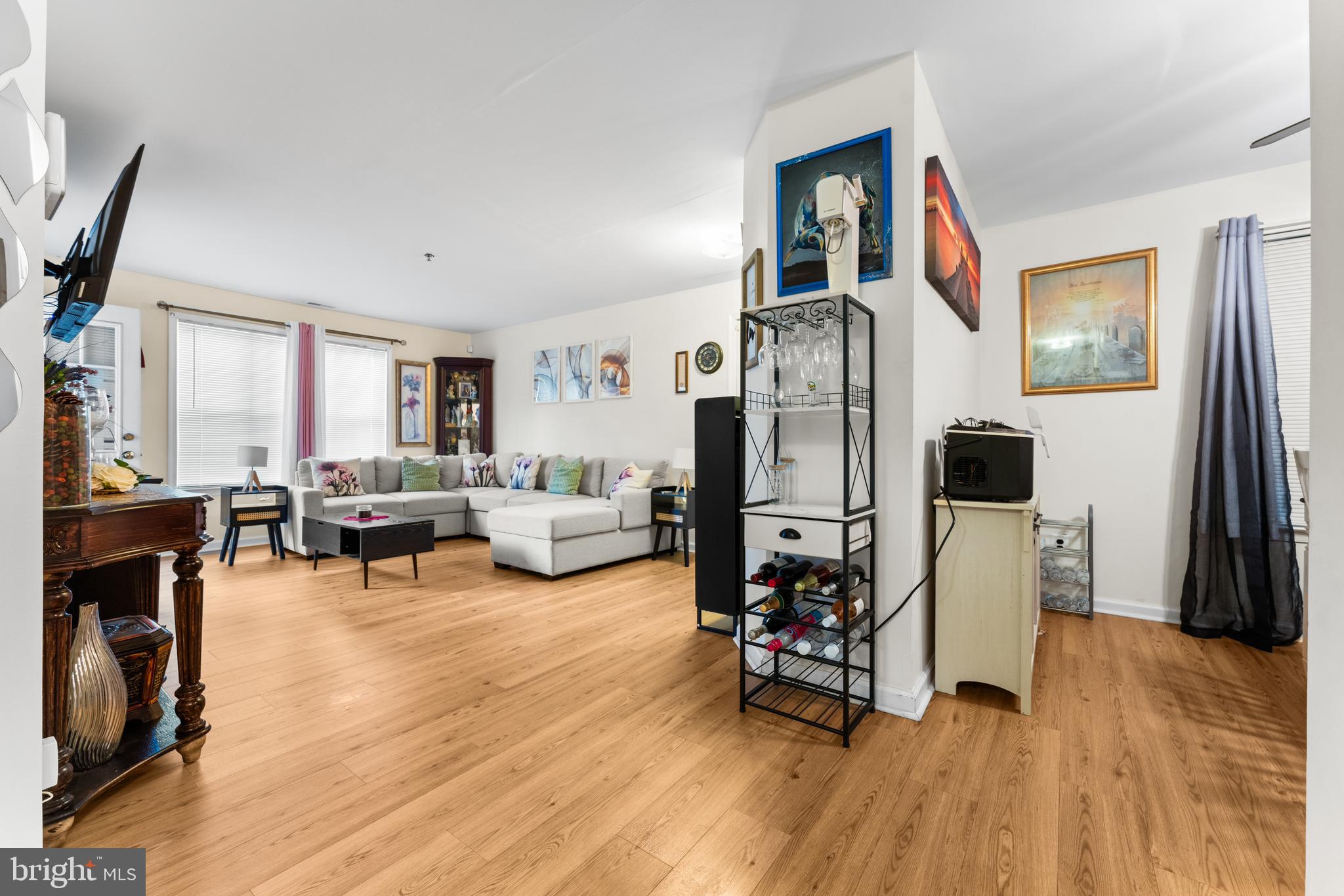 ASHTON CONDO - Residential