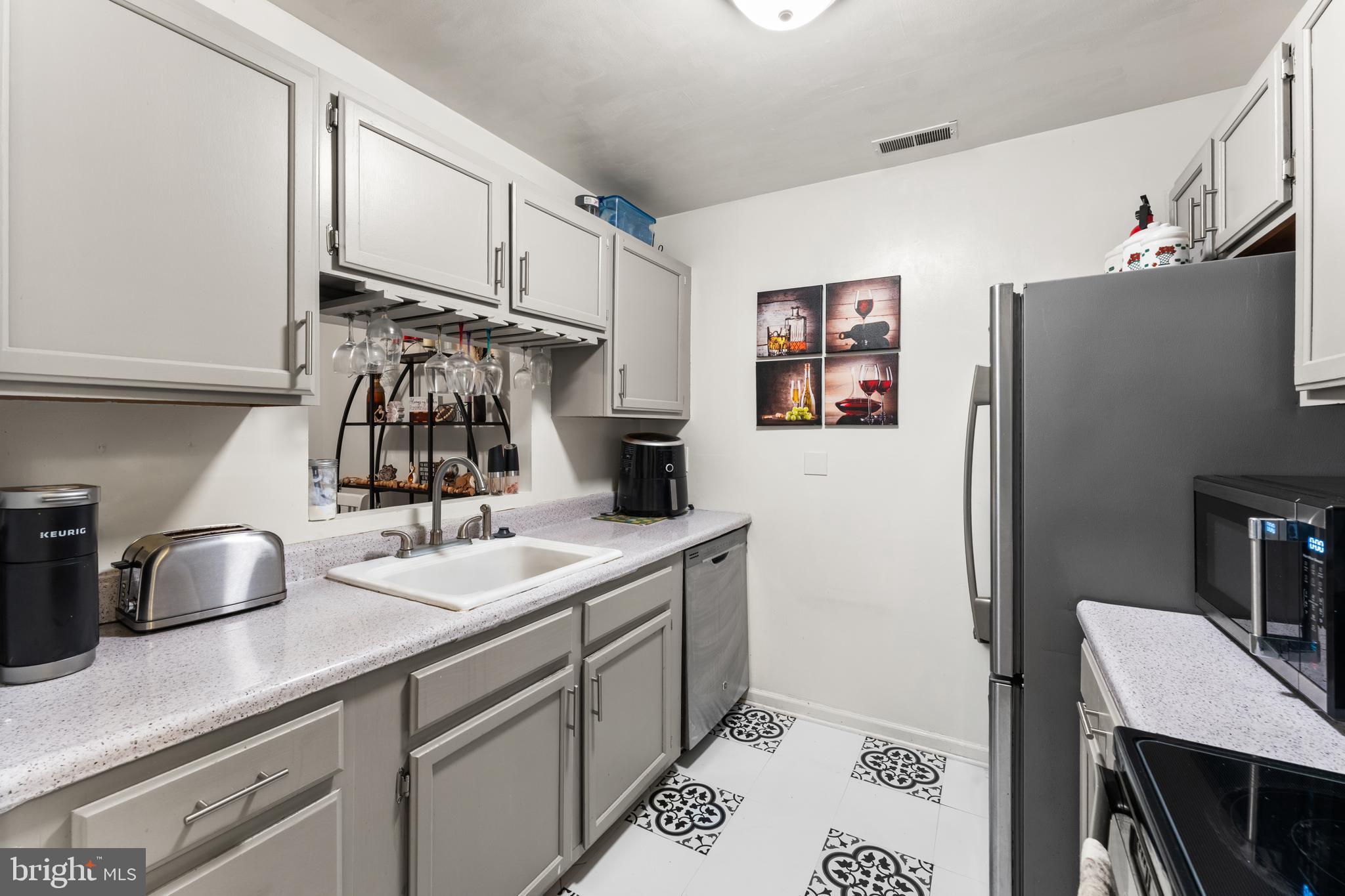 ASHTON CONDO - Residential