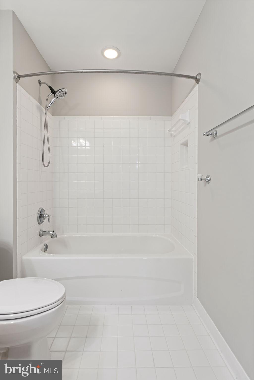 CLAIBORNE MANOR - Residential