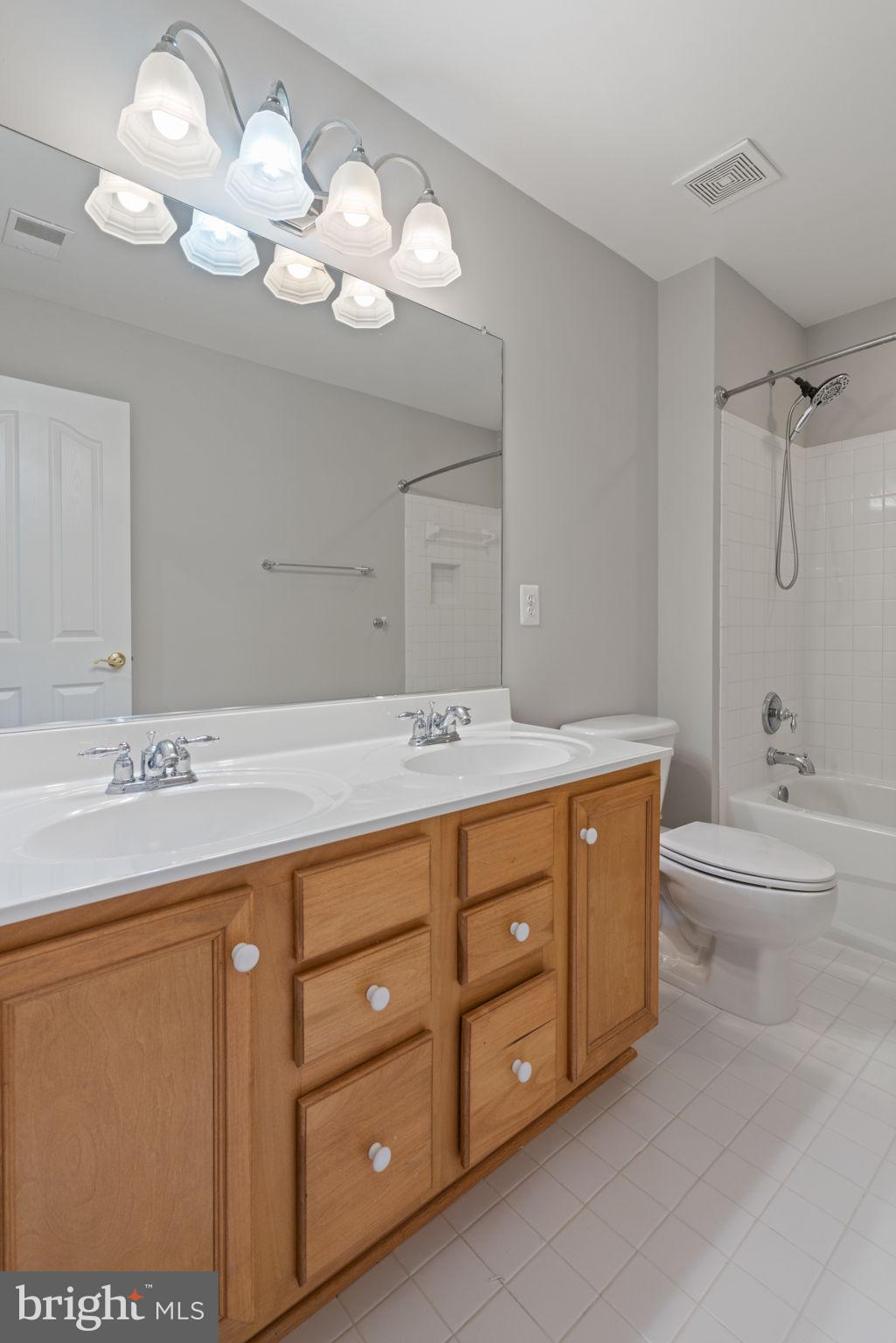 CLAIBORNE MANOR - Residential