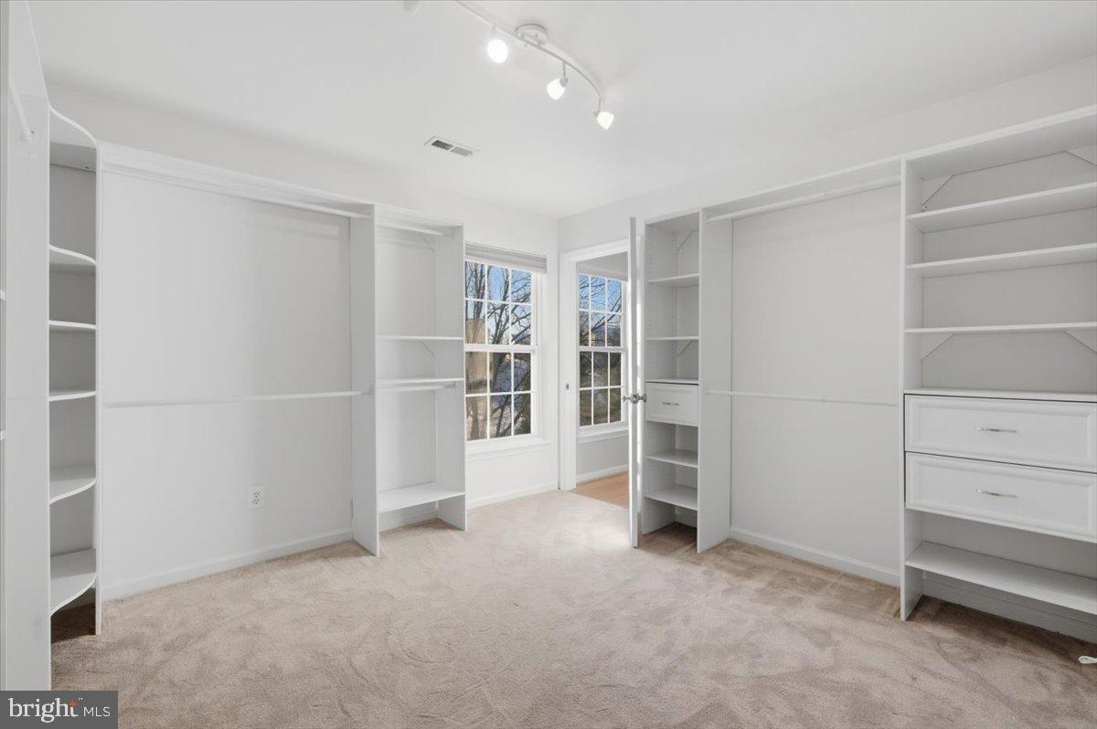 DAWSON LANDING - Residential