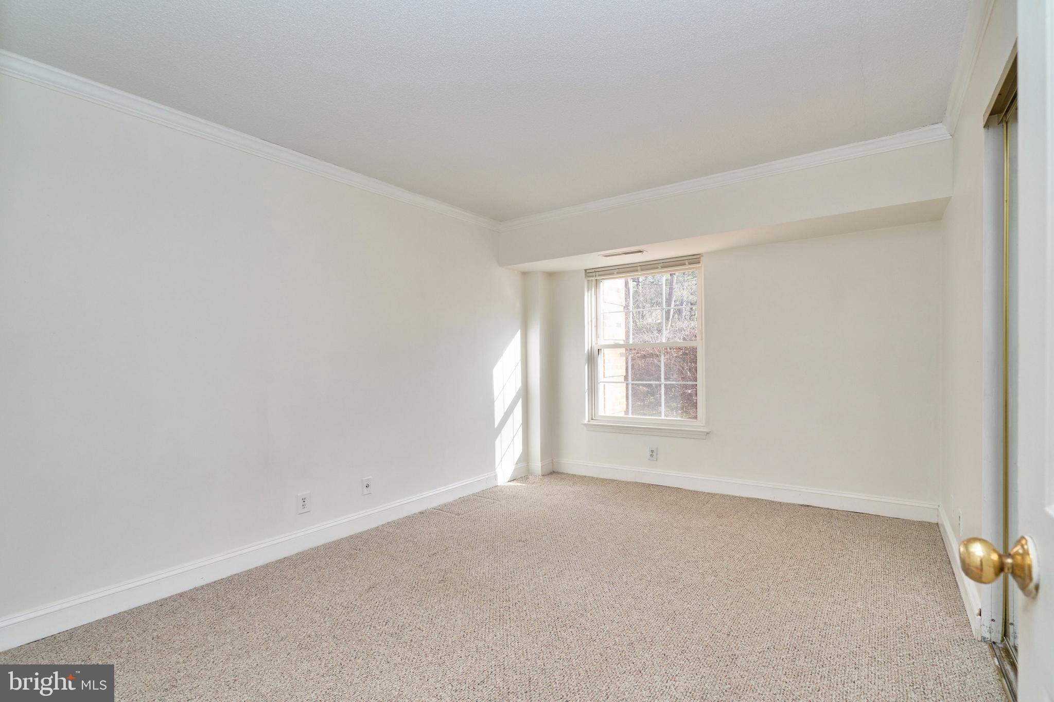 COLONIES AT MCLEAN - Residential Lease