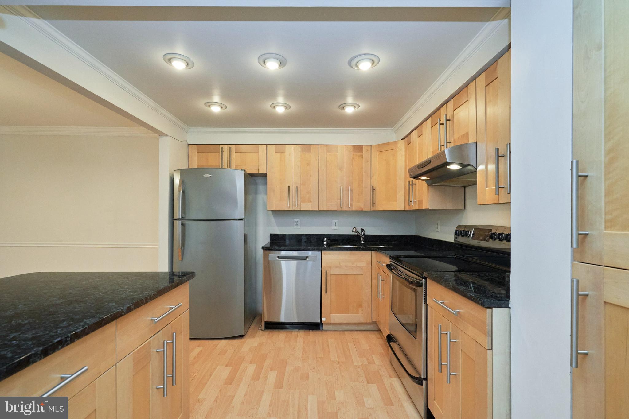 COLONIES AT MCLEAN - Residential Lease