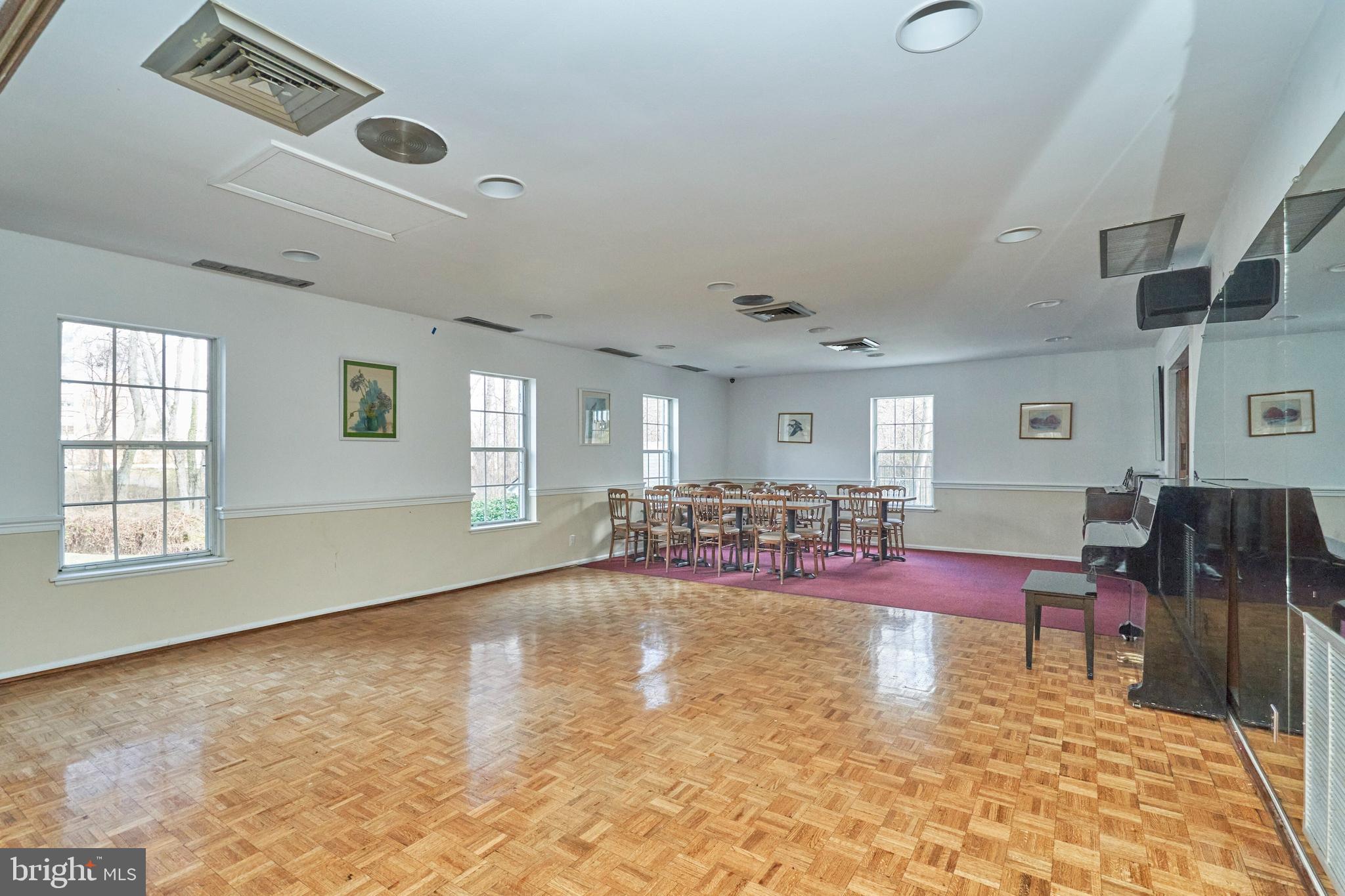 COLONIES AT MCLEAN - Residential Lease