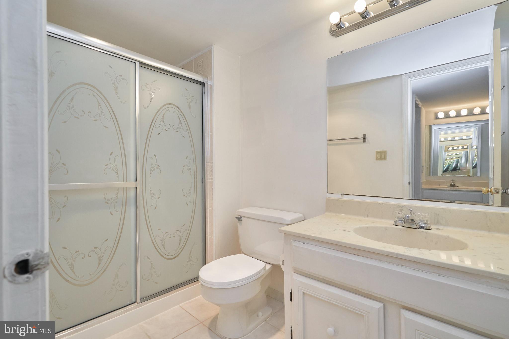 COLONIES AT MCLEAN - Residential Lease